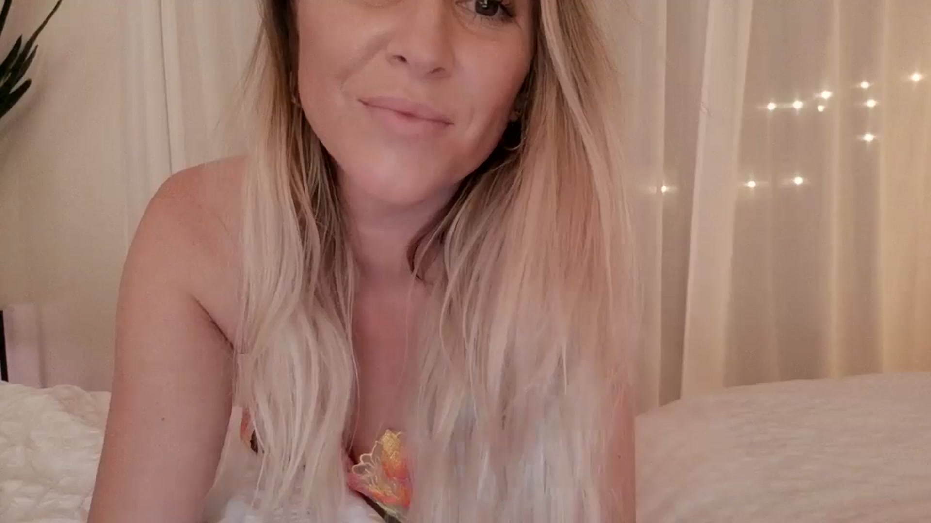 Gallery image thumbnail from DailyTease's myfreecams stream on, 01/16/2025, 02:46 image 16 of 20