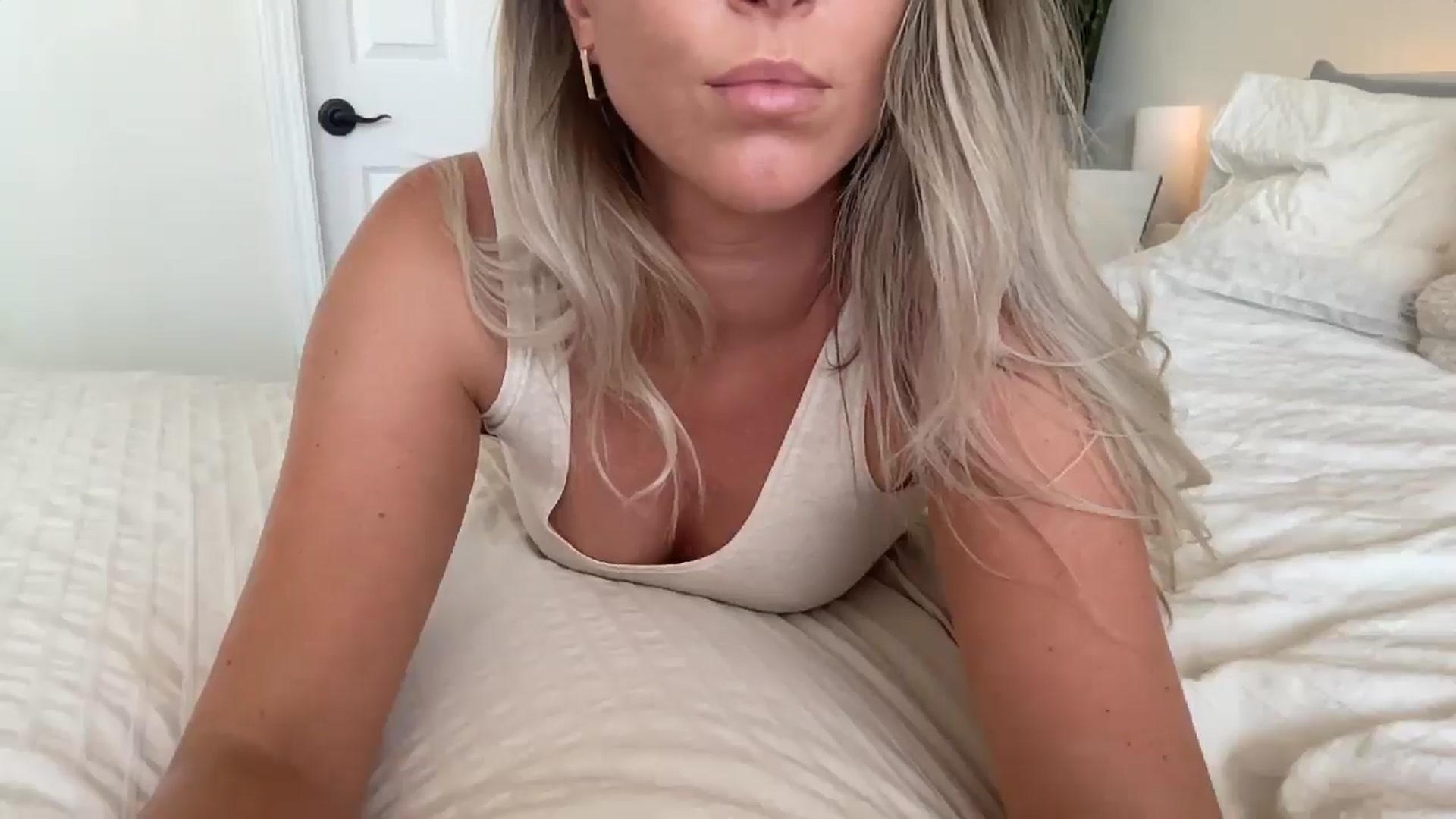 Gallery image thumbnail from DailyTease's myfreecams stream on, 07/12/2025, 22:39 image 16 of 20