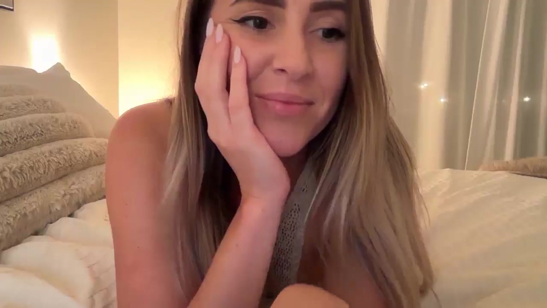 Gallery image thumbnail from DailyTease's myfreecams stream on, 11/03/2025, 03:31 image 10 of 20