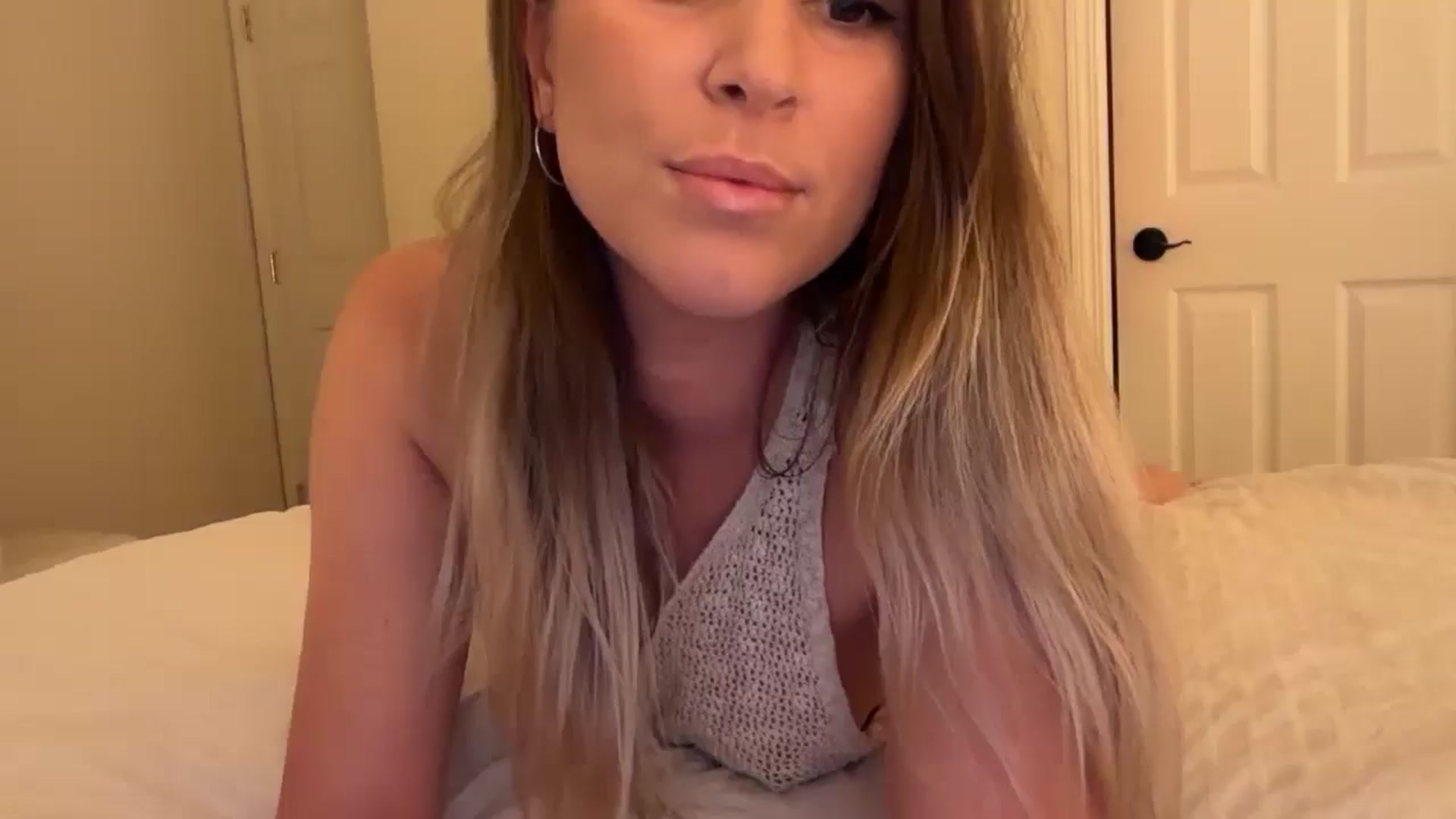 Gallery image thumbnail from DailyTease's myfreecams stream on, 01/14/2026, 02:18 image 16 of 20