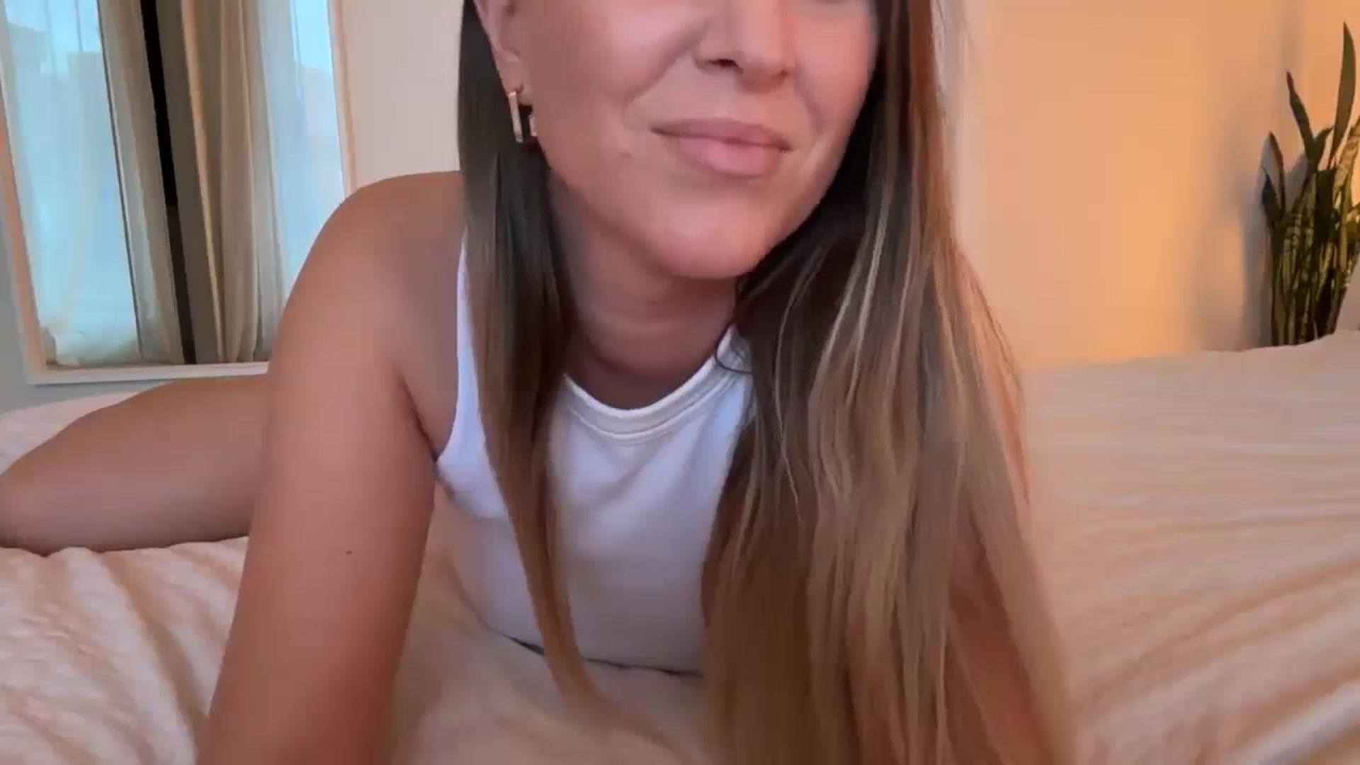 Gallery image thumbnail from DailyTease's myfreecams stream on, 01/29/2026, 24:00 image 18 of 20