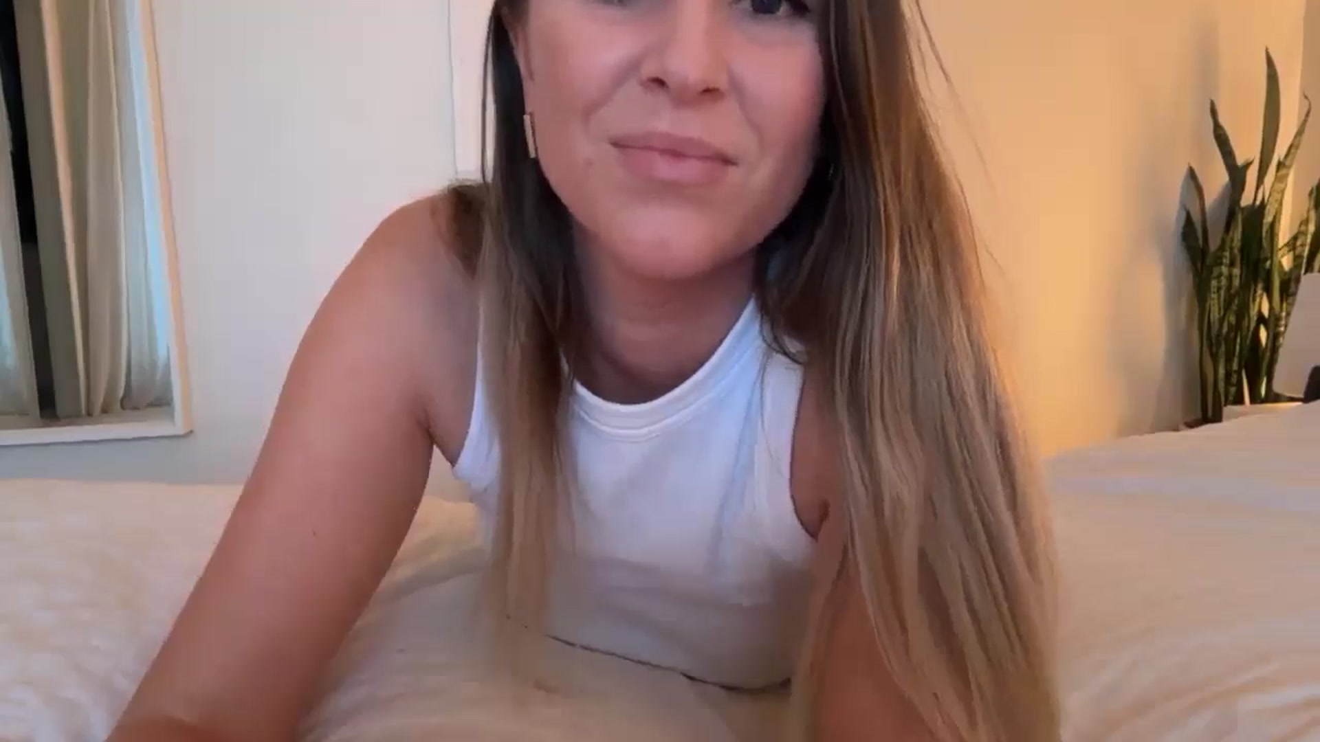 Gallery image thumbnail from DailyTease's myfreecams stream on, 01/29/2026, 24:19 image 19 of 20