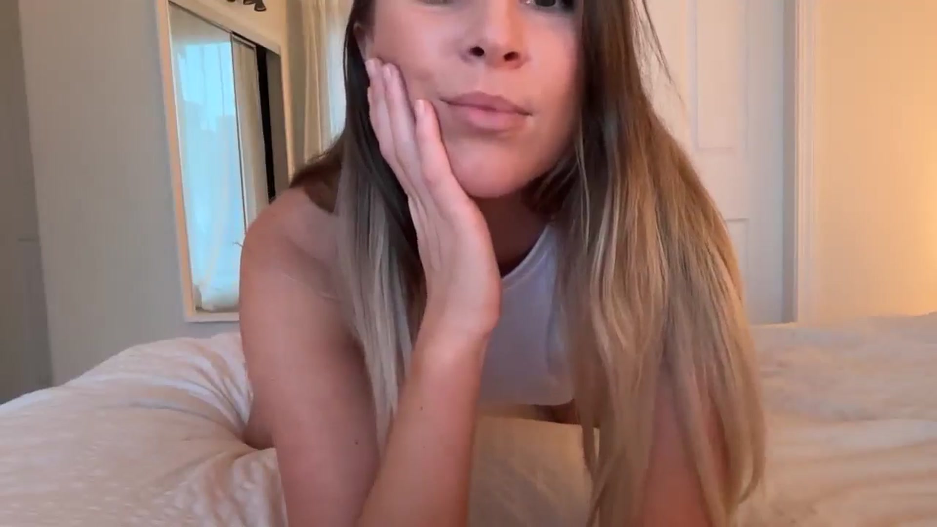 Gallery image thumbnail from DailyTease's myfreecams stream on, 01/29/2026, 24:19 image 10 of 20