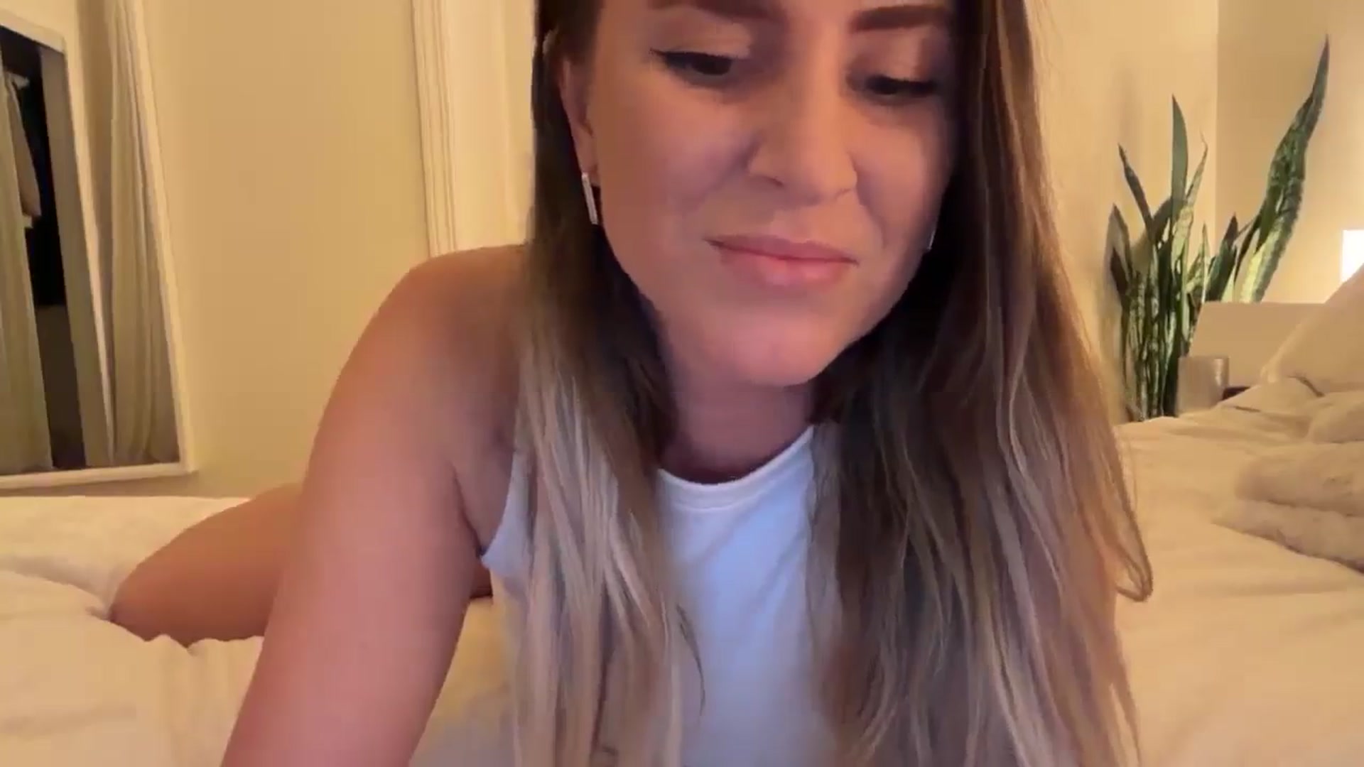 Gallery image thumbnail from DailyTease's myfreecams stream on, 01/29/2026, 03:44 image 13 of 20