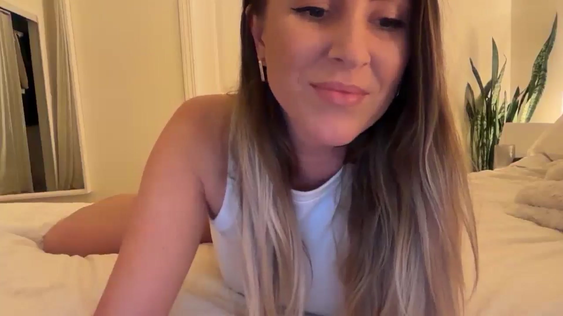 Gallery image thumbnail from DailyTease's myfreecams stream on, 01/29/2026, 03:44 image 14 of 20