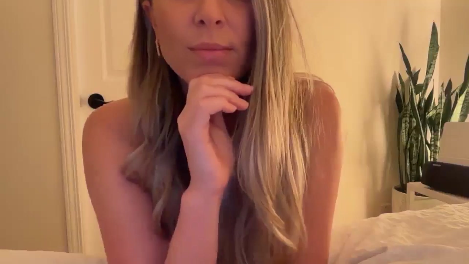 Gallery image thumbnail from DailyTease's myfreecams stream on, 02/12/2026, 03:04 image 9 of 20