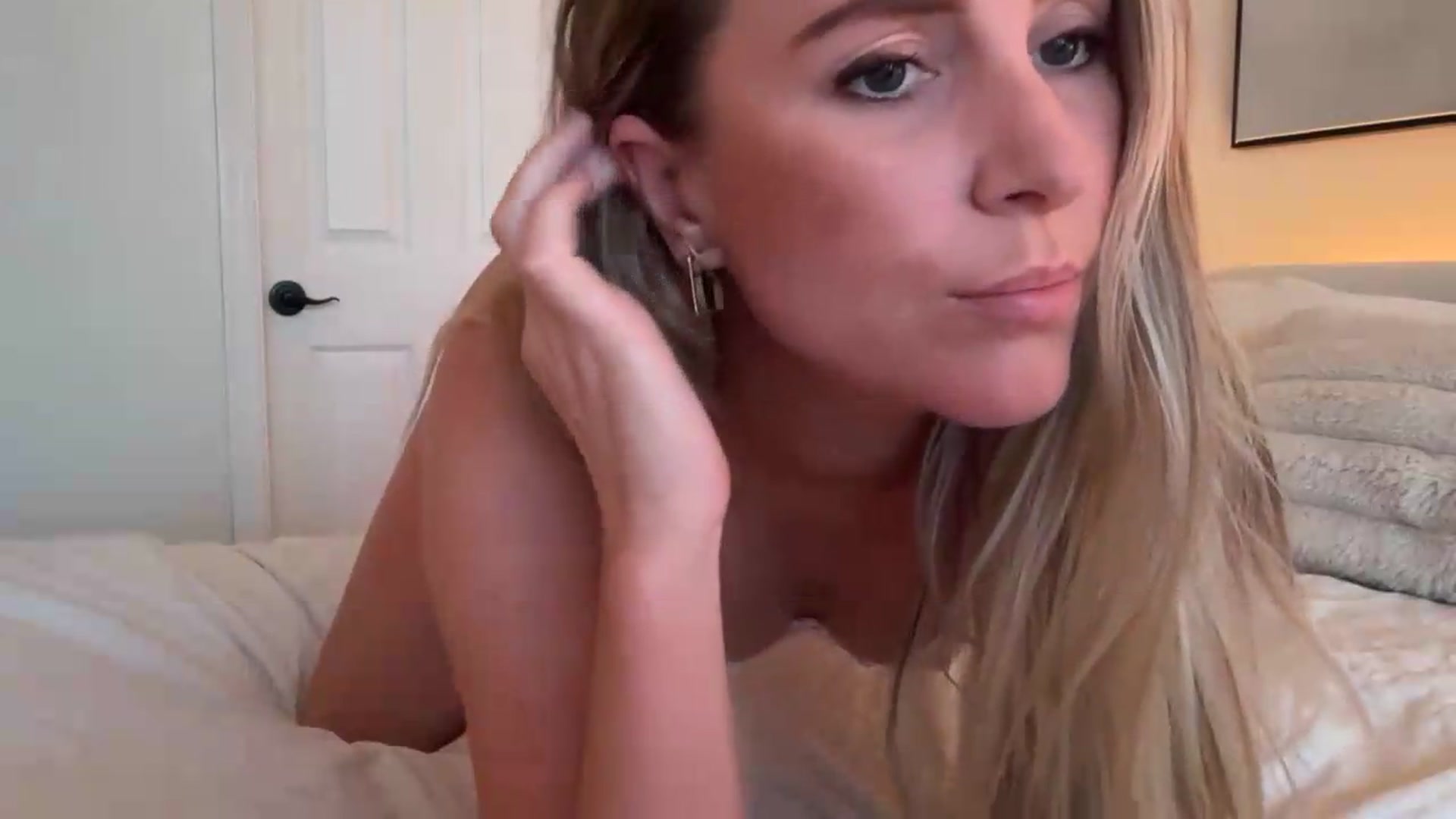 Gallery image thumbnail from DailyTease's myfreecams stream on, 05/14/2026, 03:30 image 5 of 20