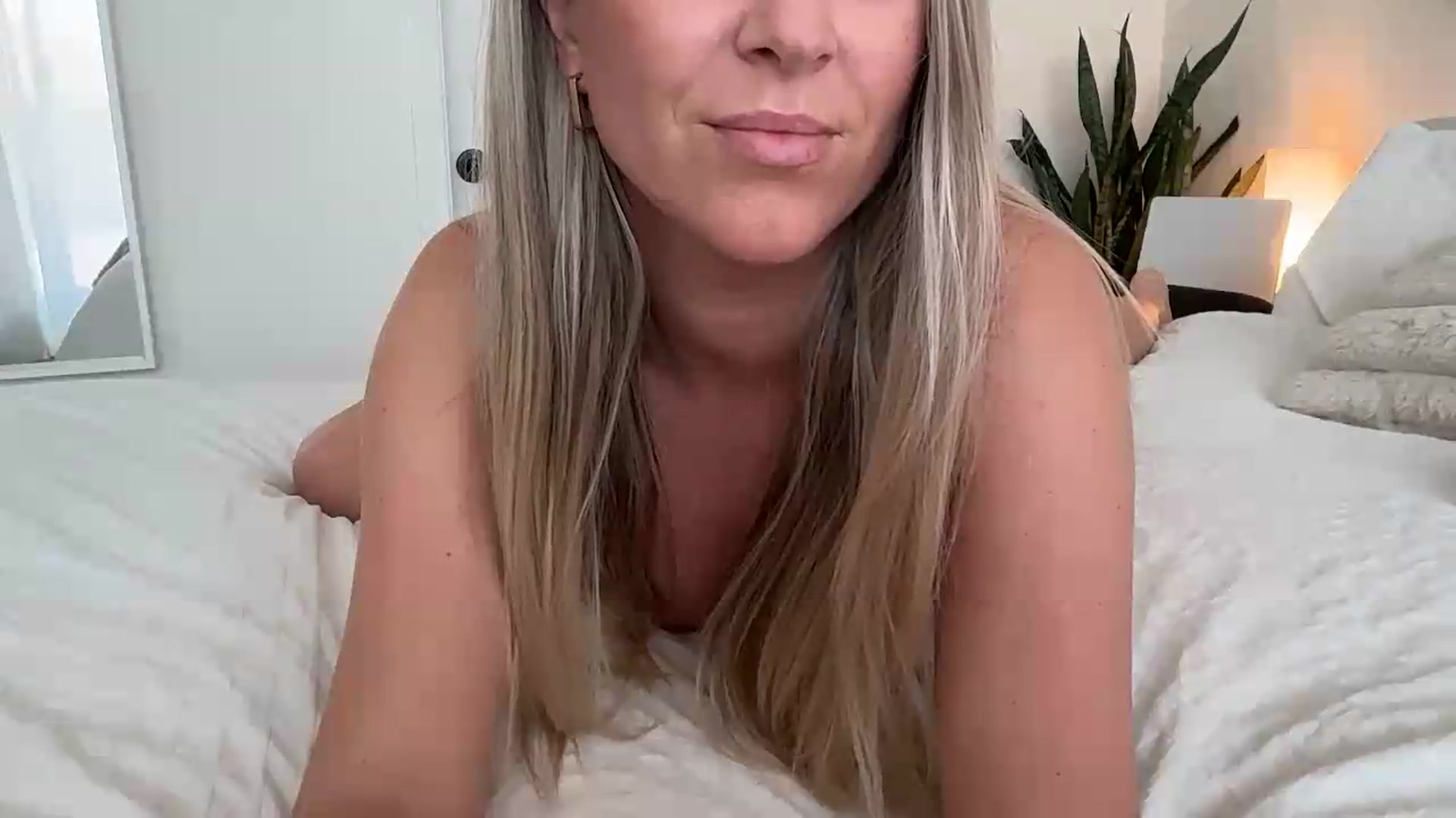 Gallery image thumbnail from DailyTease's myfreecams stream on, 05/16/2026, 20:38 image 18 of 20