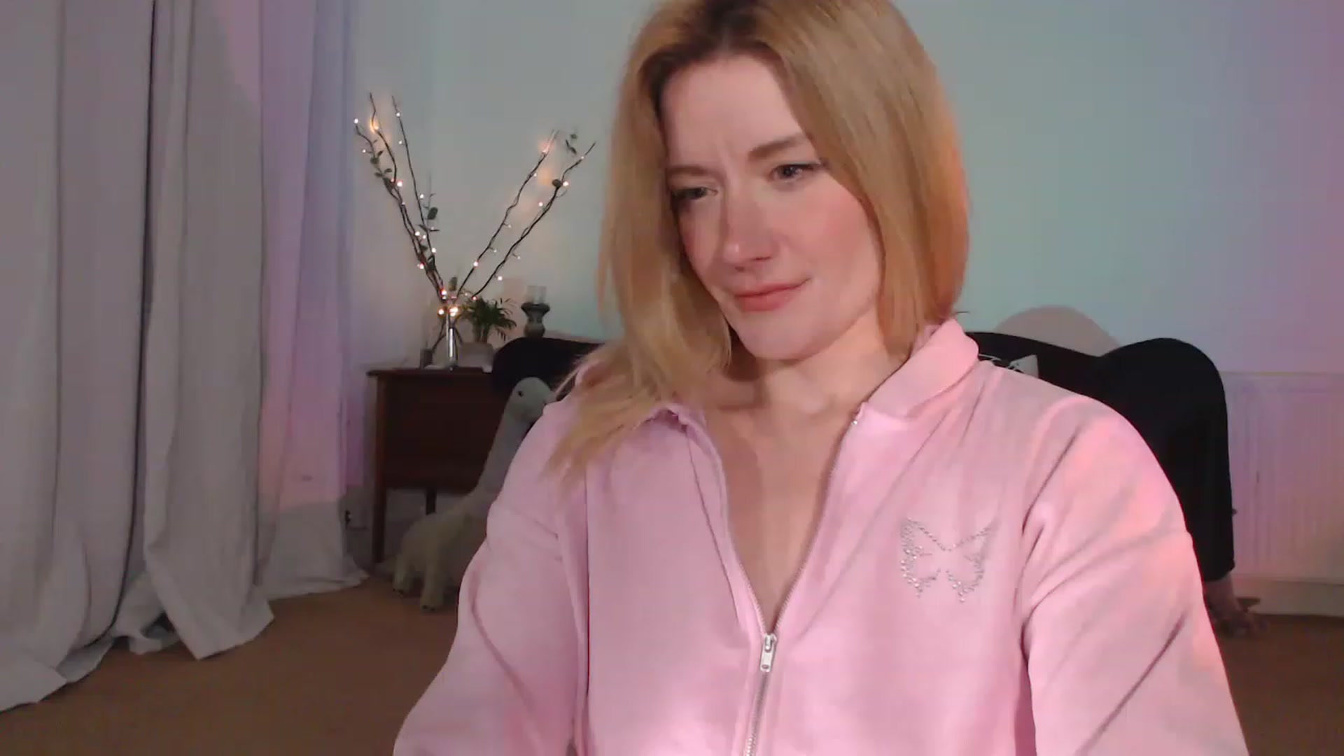 Gallery image thumbnail from DaisyChainedX's myfreecams stream on, 01/26/2023, 17:35 image 3 of 20