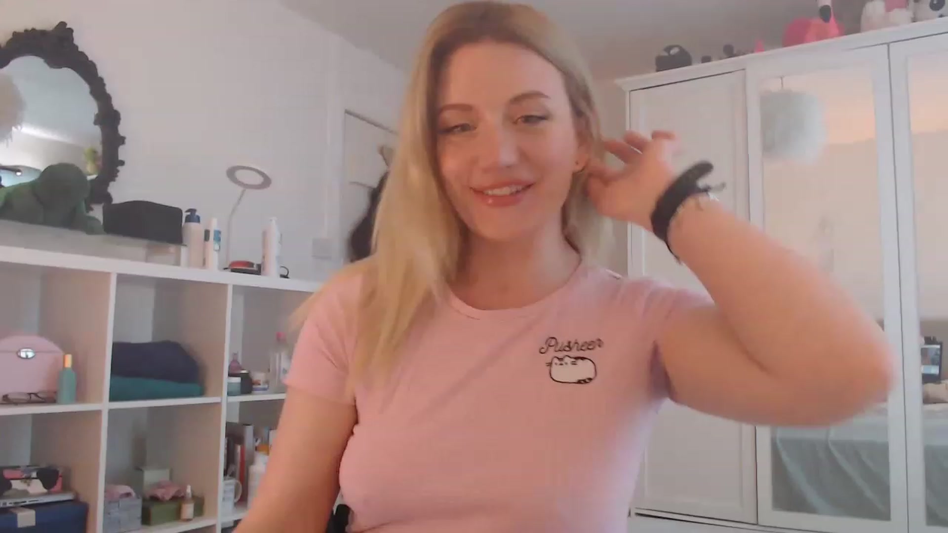 Gallery image thumbnail from DaisyChainedX's myfreecams stream on, 02/03/2023, 12:02 image 1 of 20