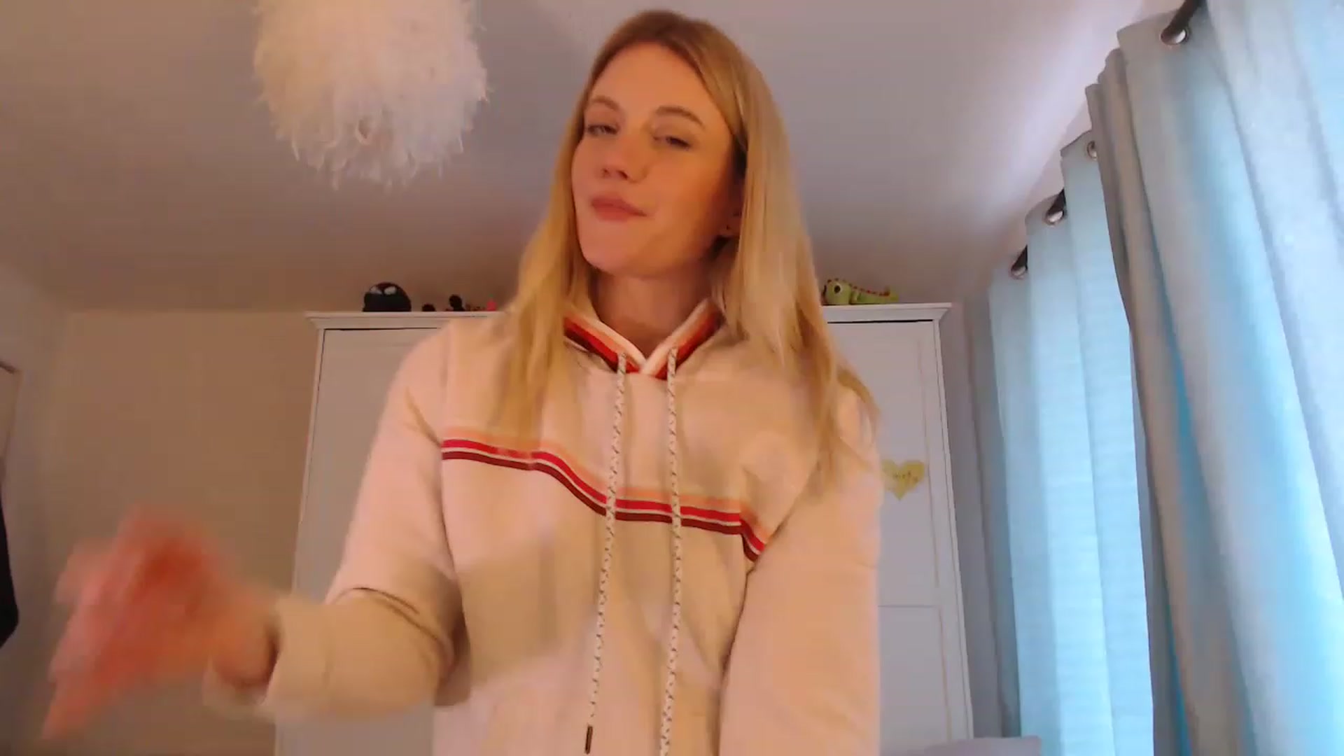 Gallery image thumbnail from DaisyChainedX's myfreecams stream on, 02/22/2023, 17:03 image 13 of 20