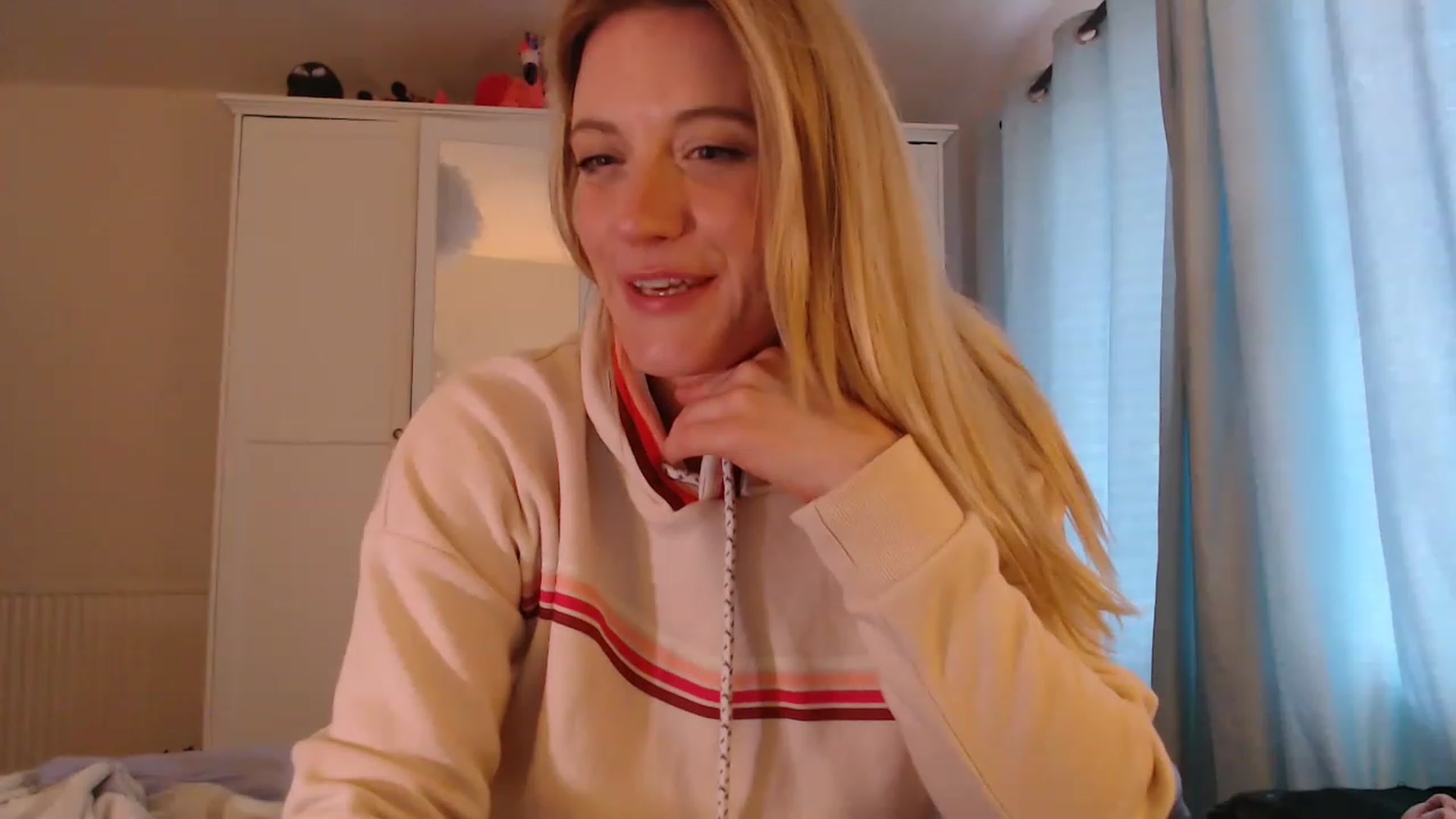Gallery image thumbnail from DaisyChainedX's myfreecams stream on, 02/22/2023, 17:03 image 15 of 20