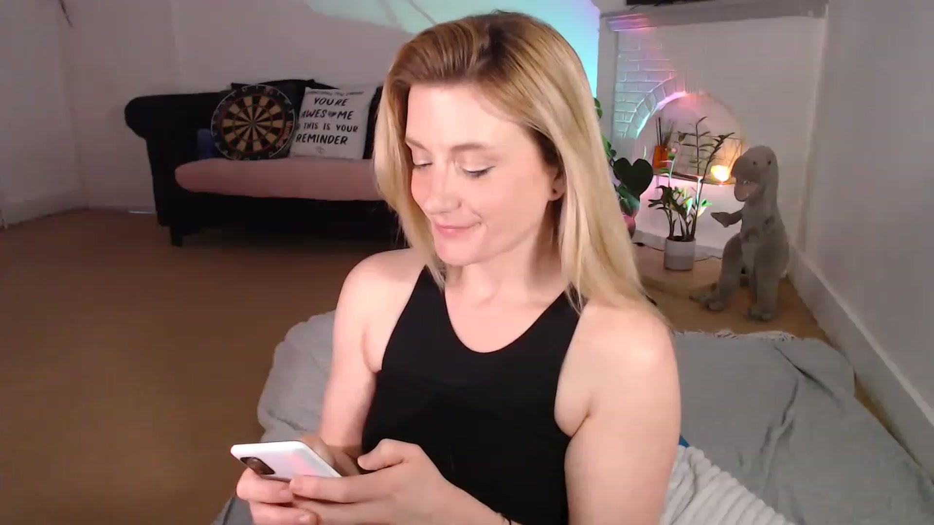 Gallery image thumbnail from DaisyChainedX's myfreecams stream on, 02/23/2023, 17:01 image 14 of 20