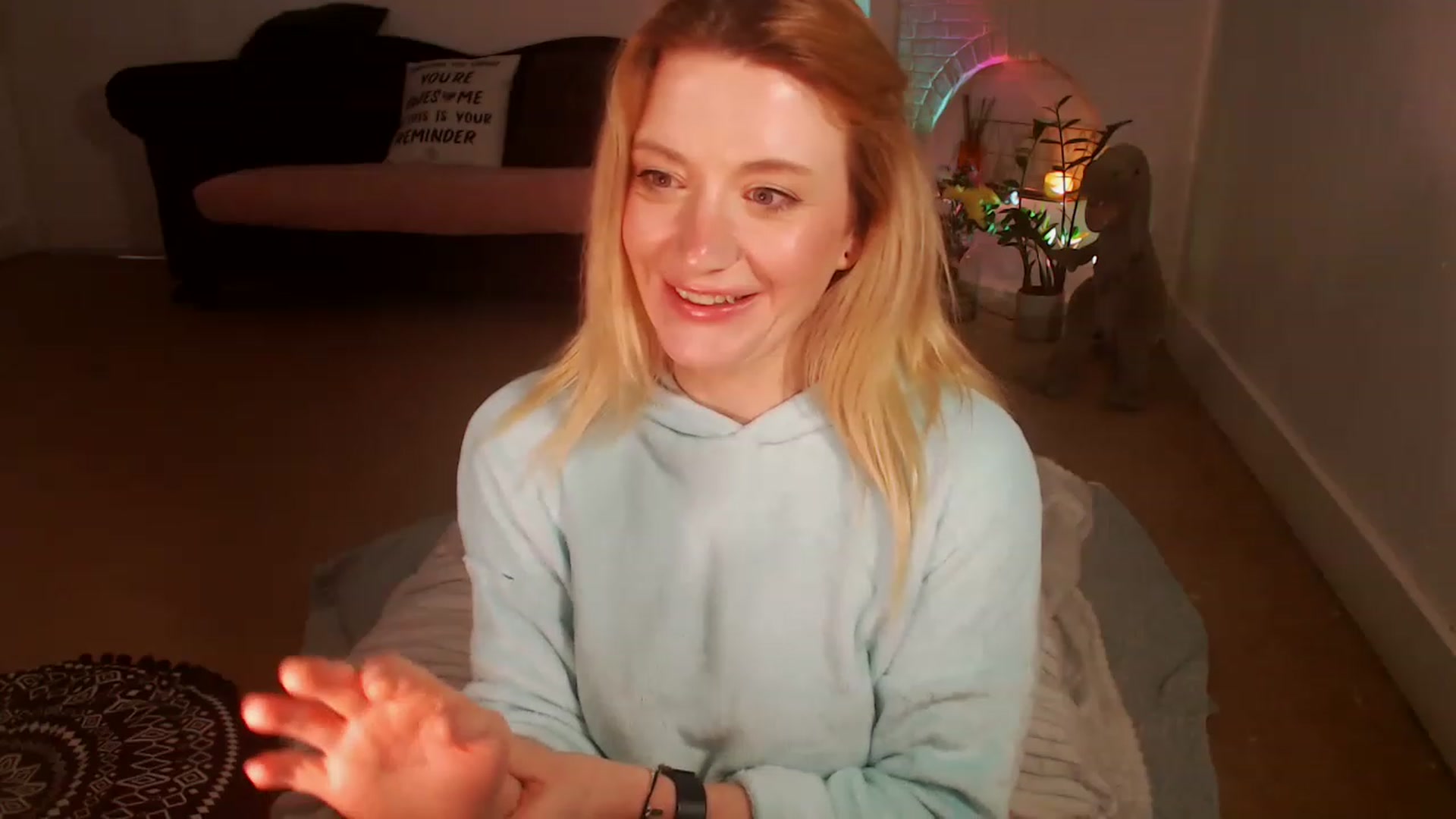 Gallery image thumbnail from DaisyChainedX's myfreecams stream on, 02/24/2023, 14:14 image 12 of 20