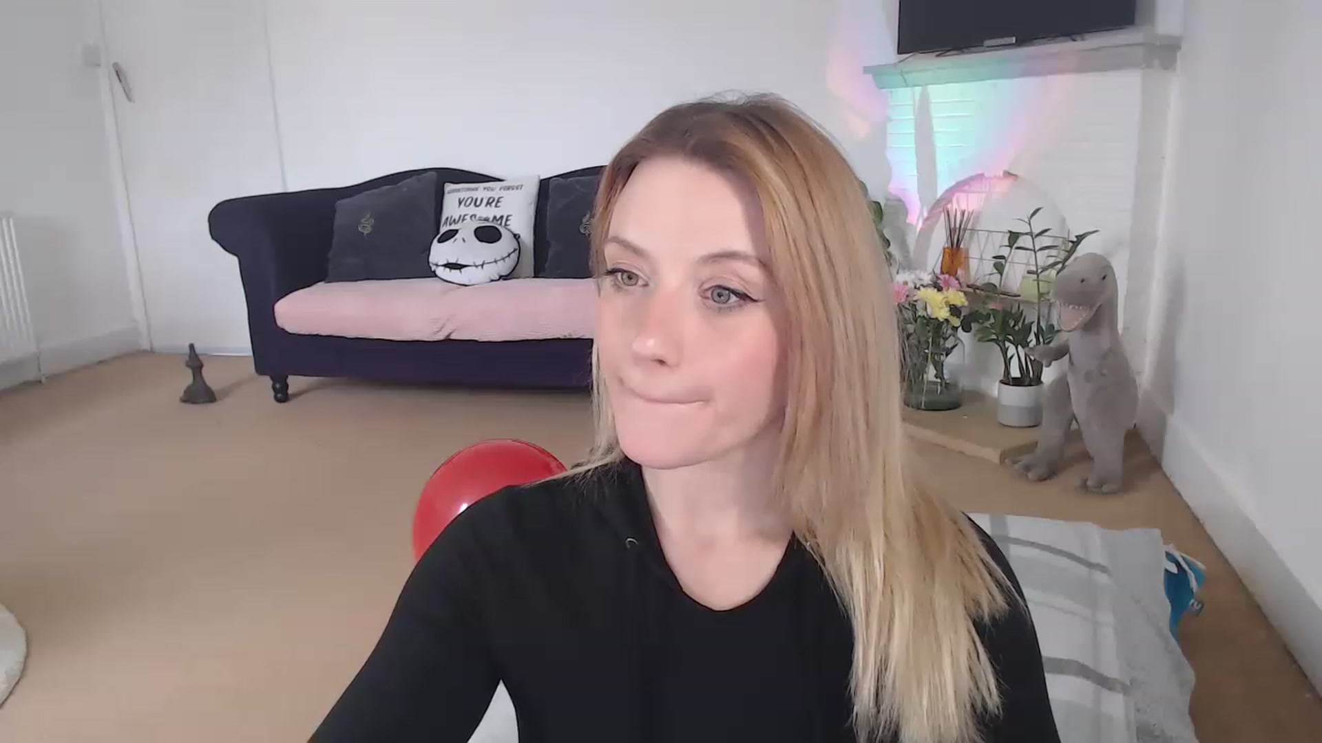 Gallery image thumbnail from DaisyChainedX's myfreecams stream on, 02/27/2023, 12:45 image 15 of 20