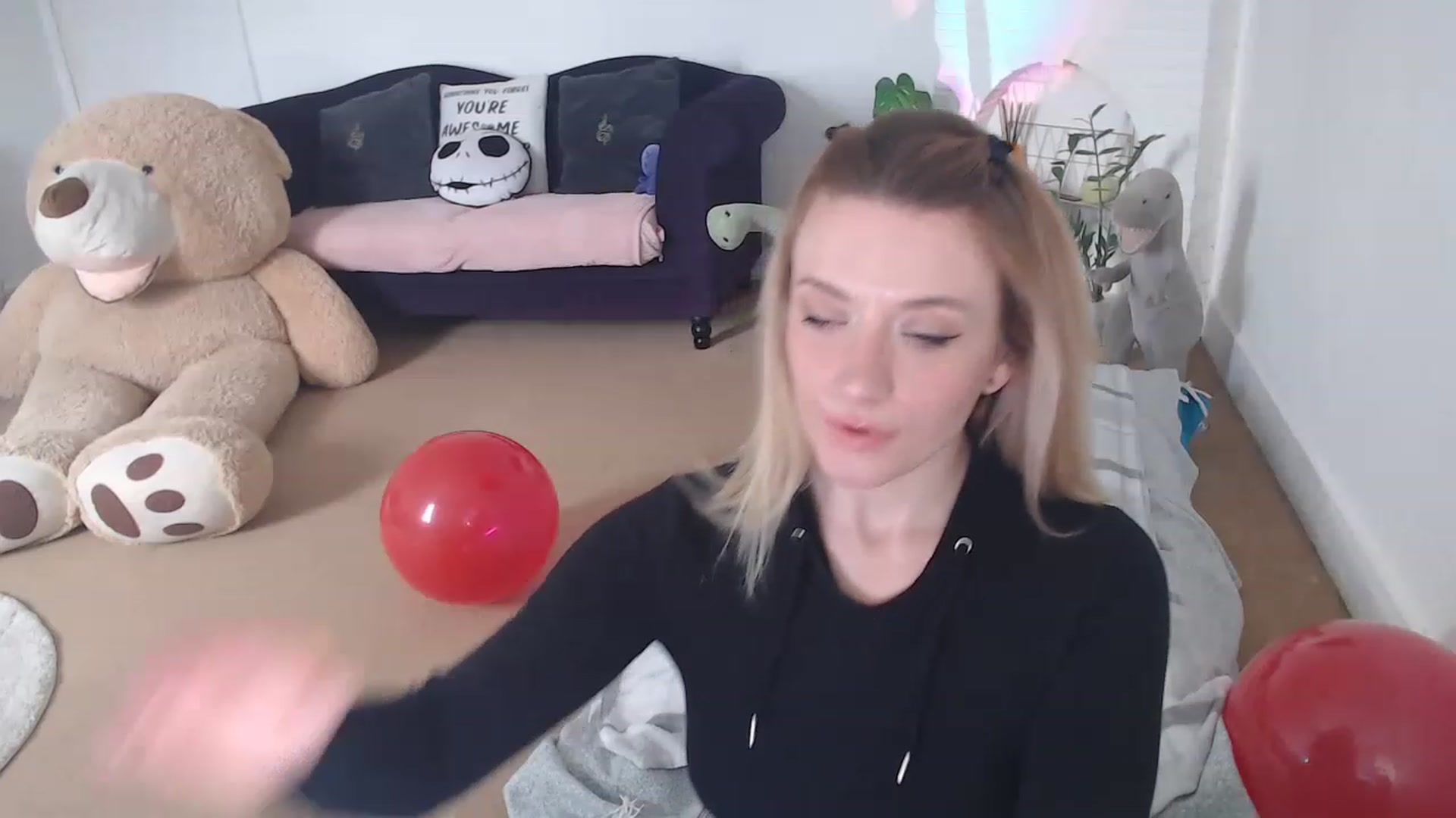 Gallery image thumbnail from DaisyChainedX's myfreecams stream on, 02/27/2023, 12:45 image 13 of 20