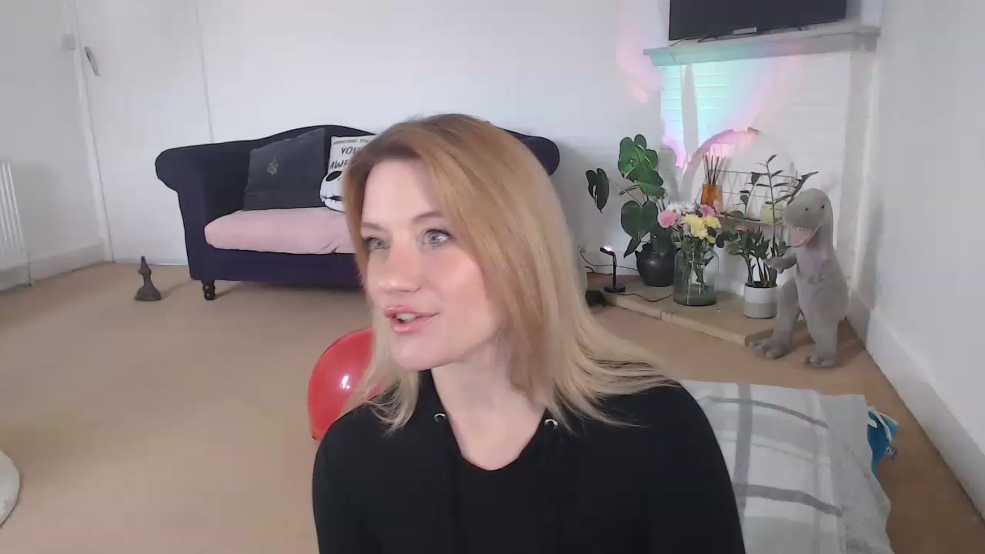 Gallery image thumbnail from DaisyChainedX's myfreecams stream on, 02/27/2023, 12:45 image 18 of 20
