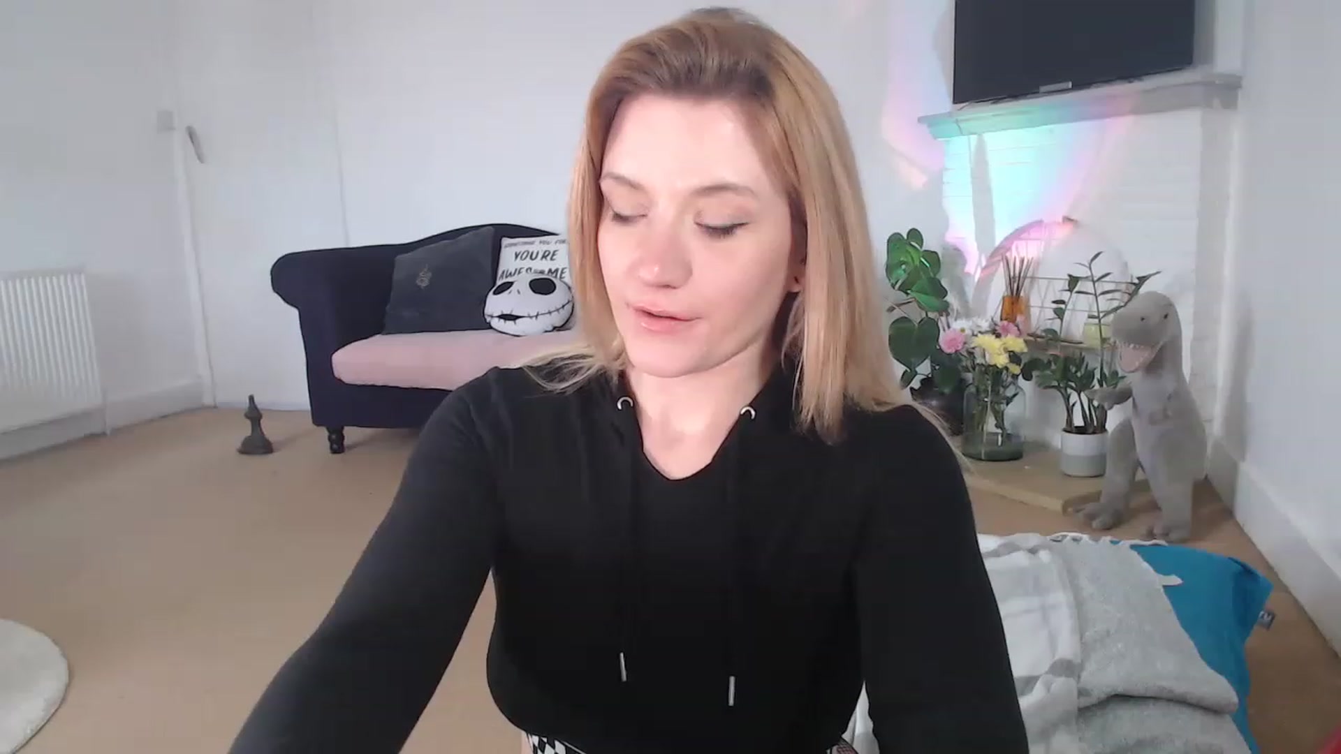 Gallery image thumbnail from DaisyChainedX's myfreecams stream on, 02/27/2023, 14:09 image 20 of 20