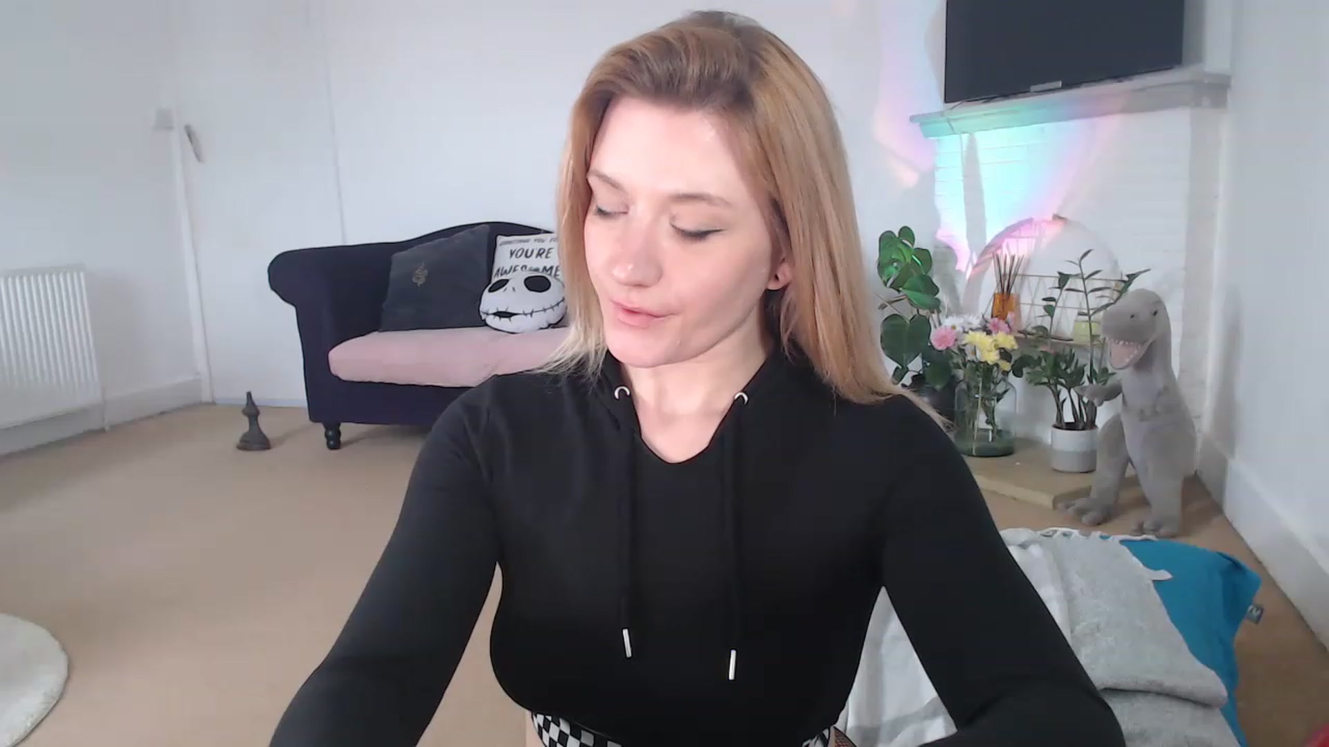 Gallery image thumbnail from DaisyChainedX's myfreecams stream on, 02/27/2023, 14:09 image 16 of 20