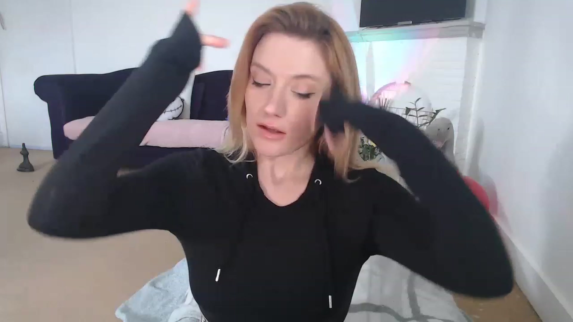 Gallery image thumbnail from DaisyChainedX's myfreecams stream on, 02/27/2023, 15:08 image 2 of 20