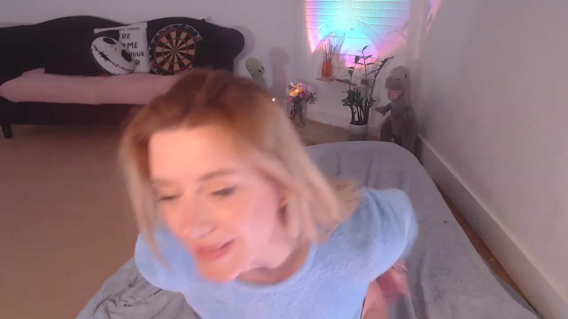 Gallery image thumbnail from DaisyChainedX's myfreecams stream on, 03/09/2023, 15:22 image 13 of 20
