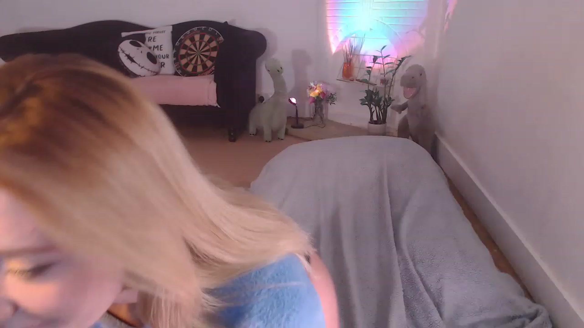 Gallery image thumbnail from DaisyChainedX's myfreecams stream on, 03/09/2023, 17:46 image 9 of 20