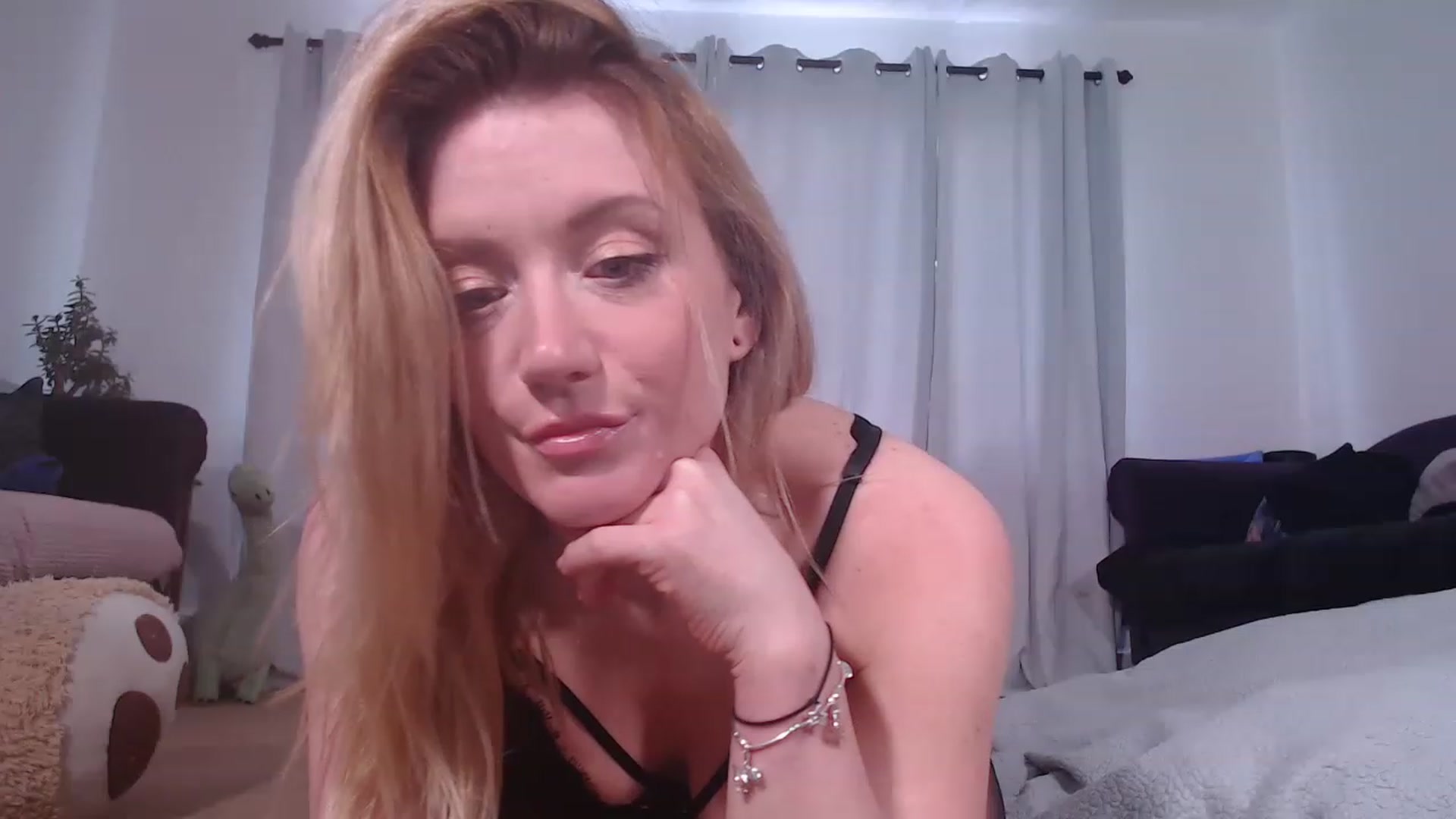 Gallery image thumbnail from DaisyChainedX's myfreecams stream on, 03/14/2023, 16:34 image 19 of 20
