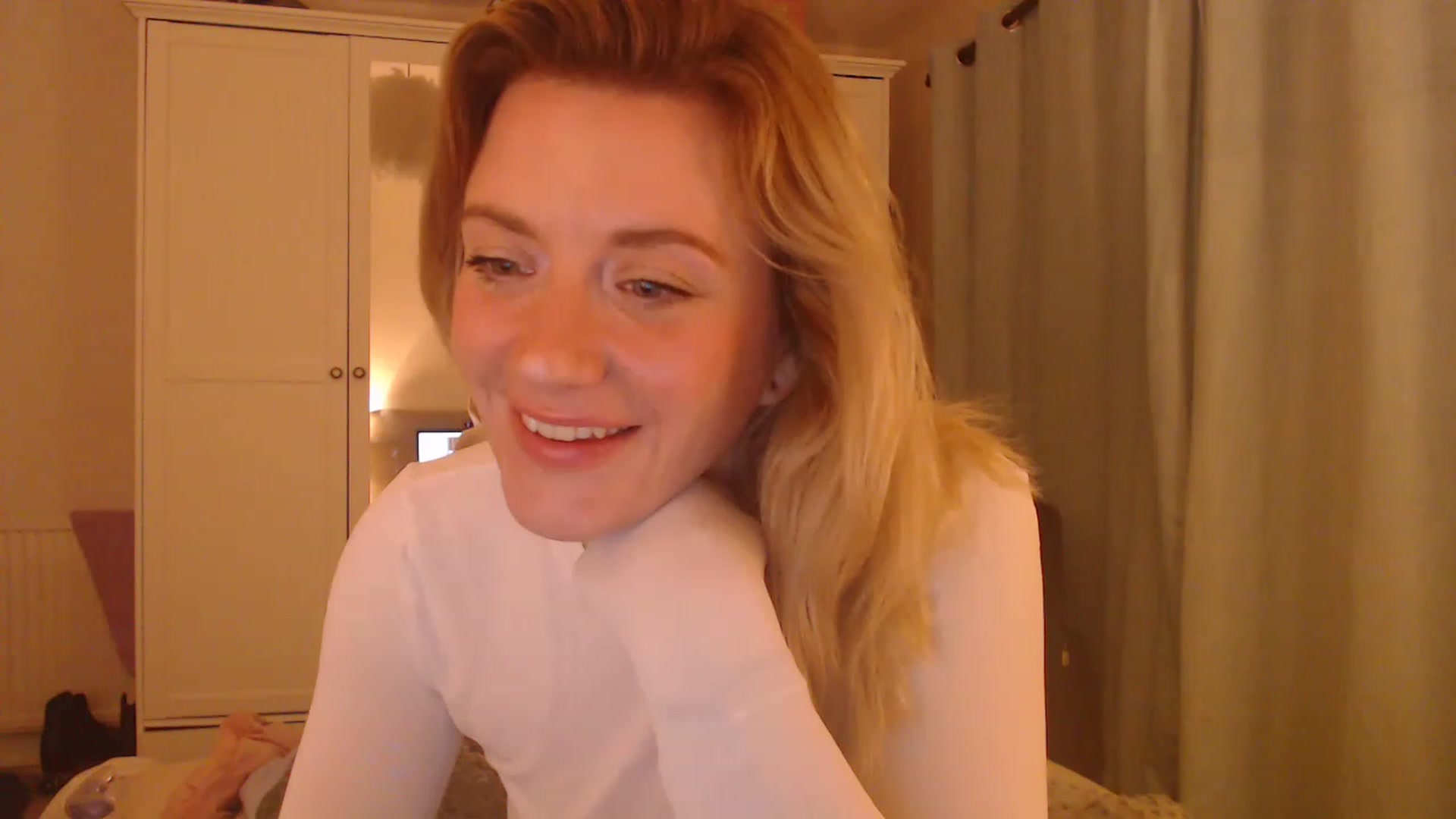 Gallery image thumbnail from DaisyChainedX's myfreecams stream on, 03/16/2023, 02:26 image 10 of 20