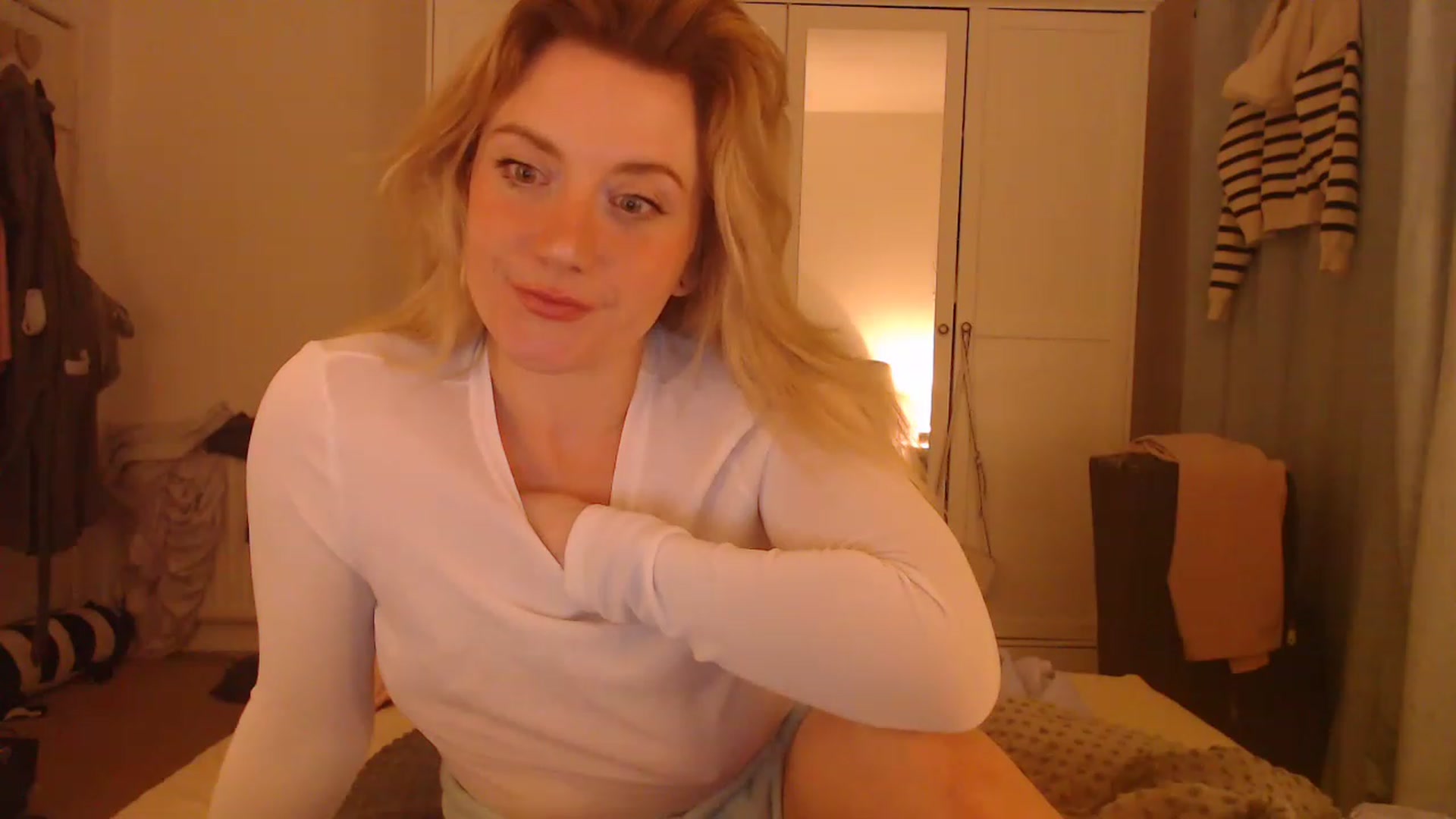 Gallery image thumbnail from DaisyChainedX's myfreecams stream on, 03/16/2023, 02:26 image 5 of 20