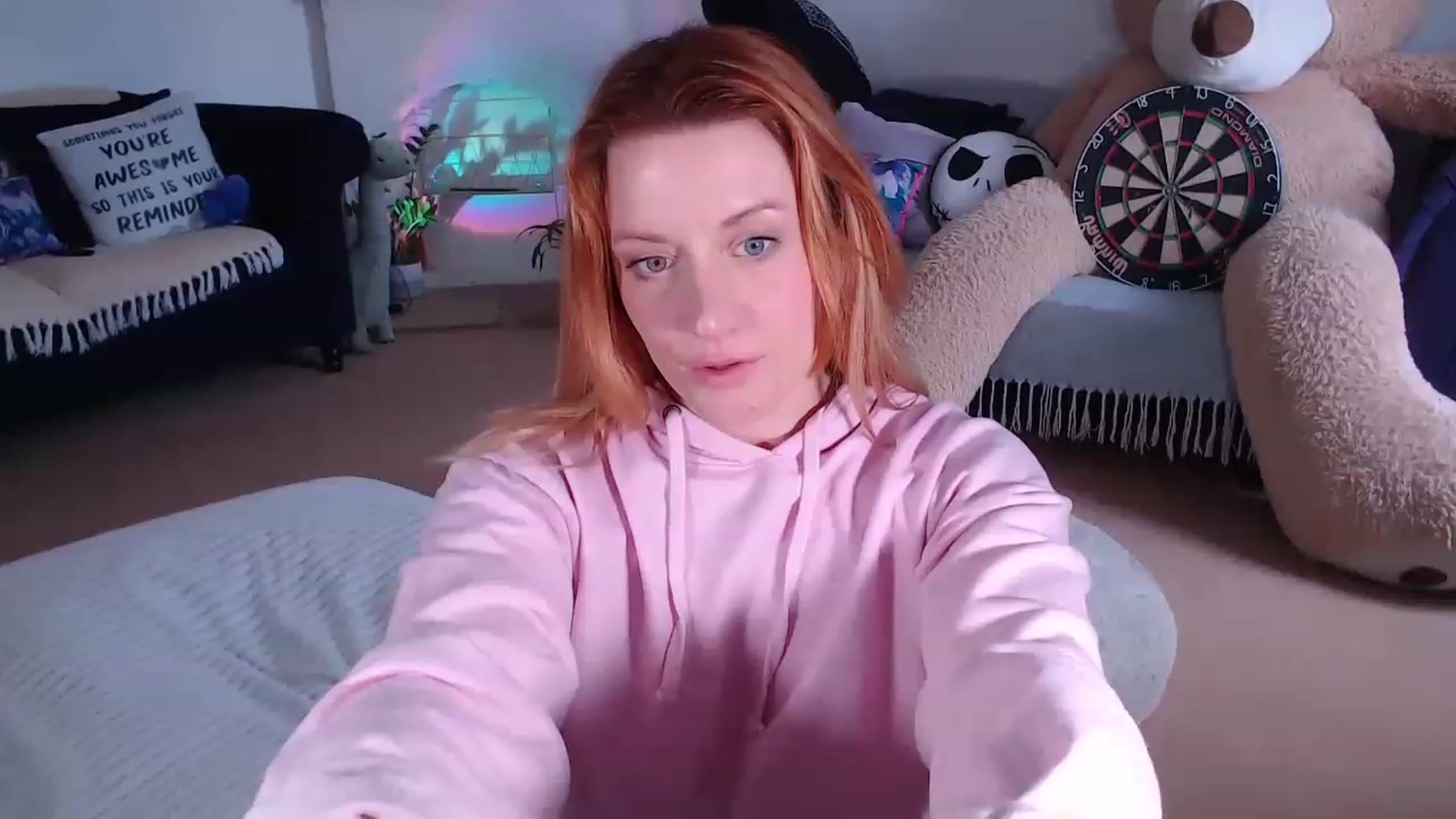 Gallery image thumbnail from DaisyChainedX's myfreecams stream on, 03/30/2023, 15:46 image 13 of 20