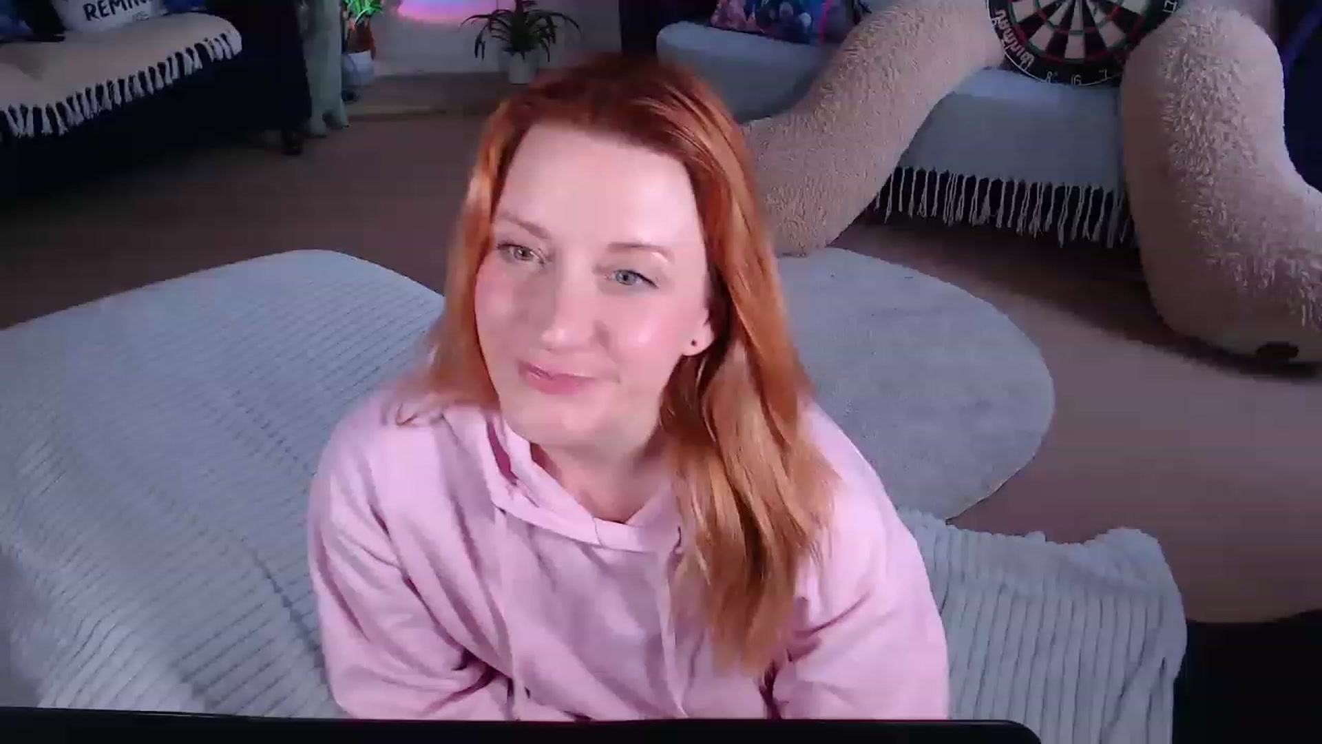 Gallery image thumbnail from DaisyChainedX's myfreecams stream on, 03/30/2023, 15:46 image 17 of 20