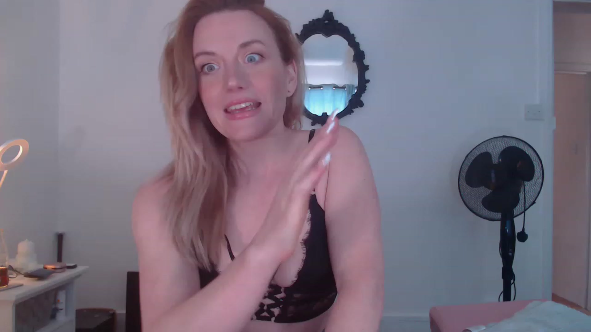 Gallery image thumbnail from DaisyChainedX's myfreecams stream on, 04/19/2023, 11:32 image 4 of 20