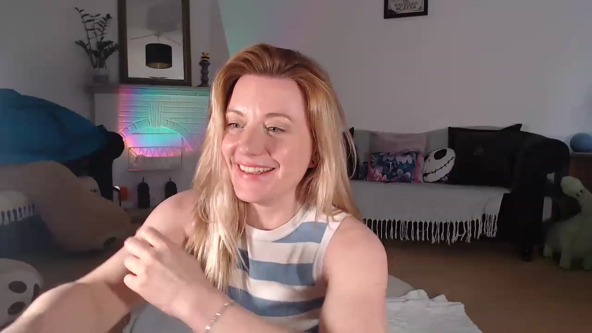 Gallery image thumbnail from DaisyChainedX's myfreecams stream on, 04/25/2023, 18:36 image 15 of 20