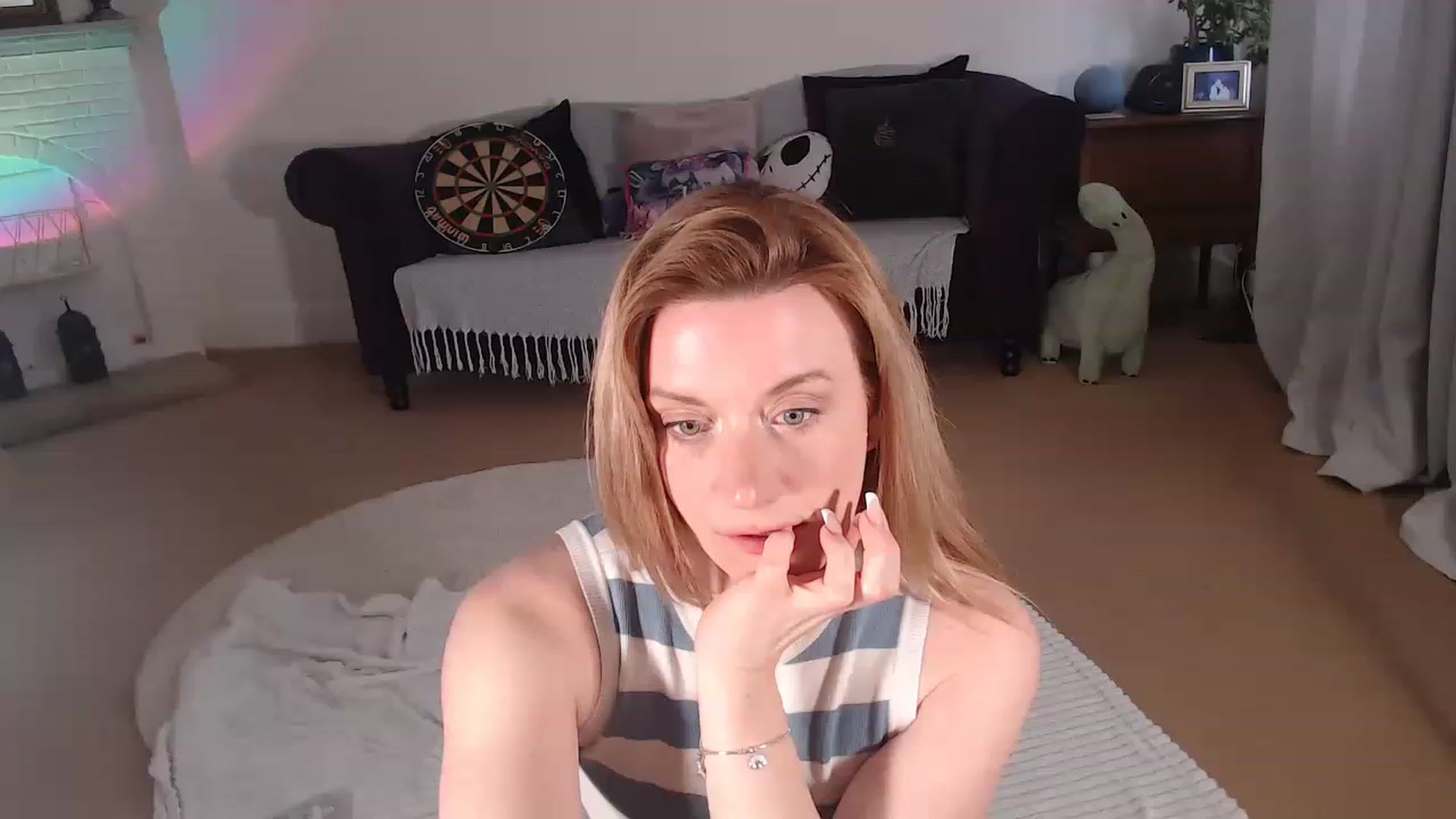 Gallery image thumbnail from DaisyChainedX's myfreecams stream on, 04/25/2023, 18:36 image 1 of 20