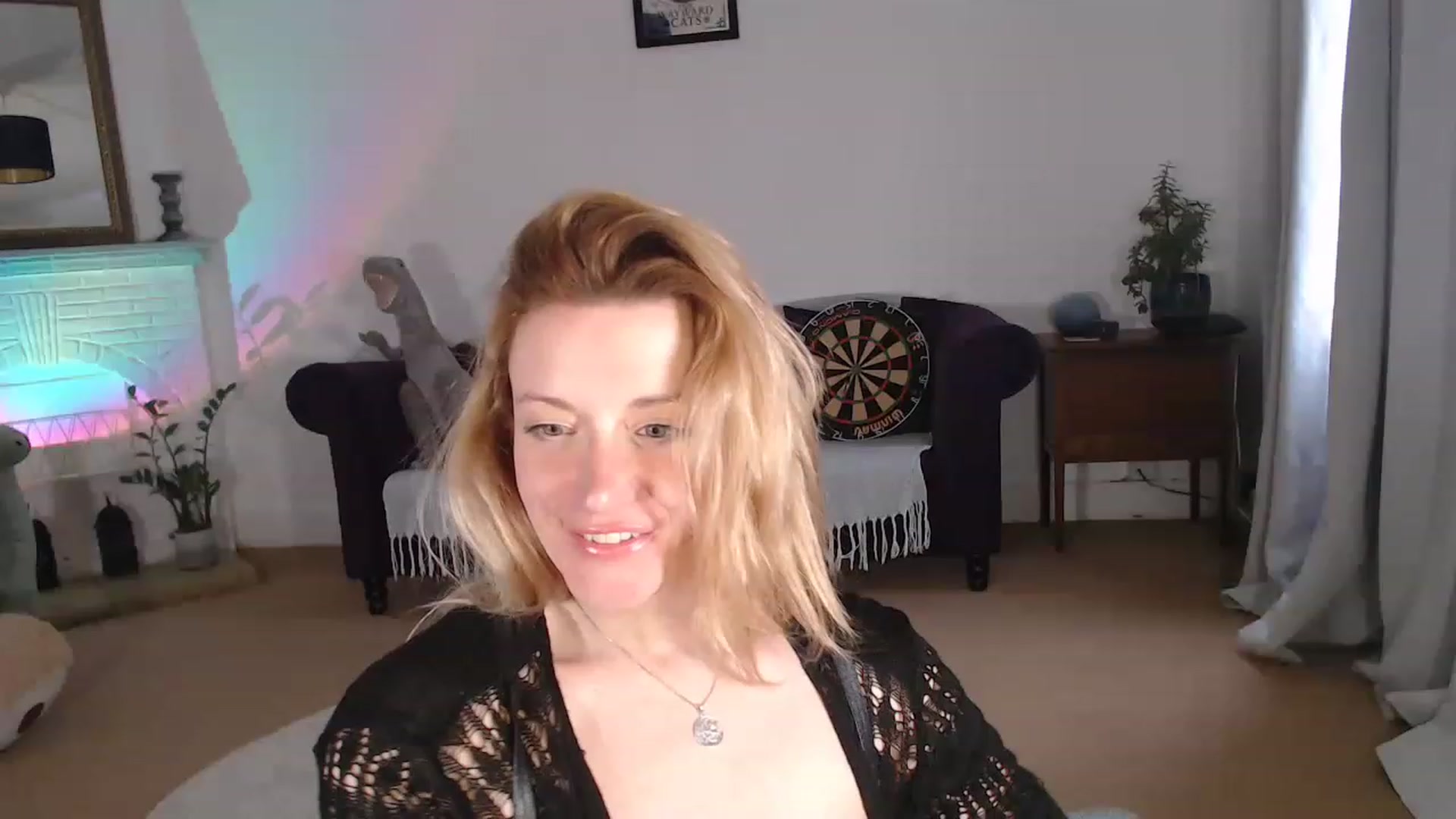 Gallery image thumbnail from DaisyChainedX's myfreecams stream on, 04/27/2023, 19:10 image 1 of 20
