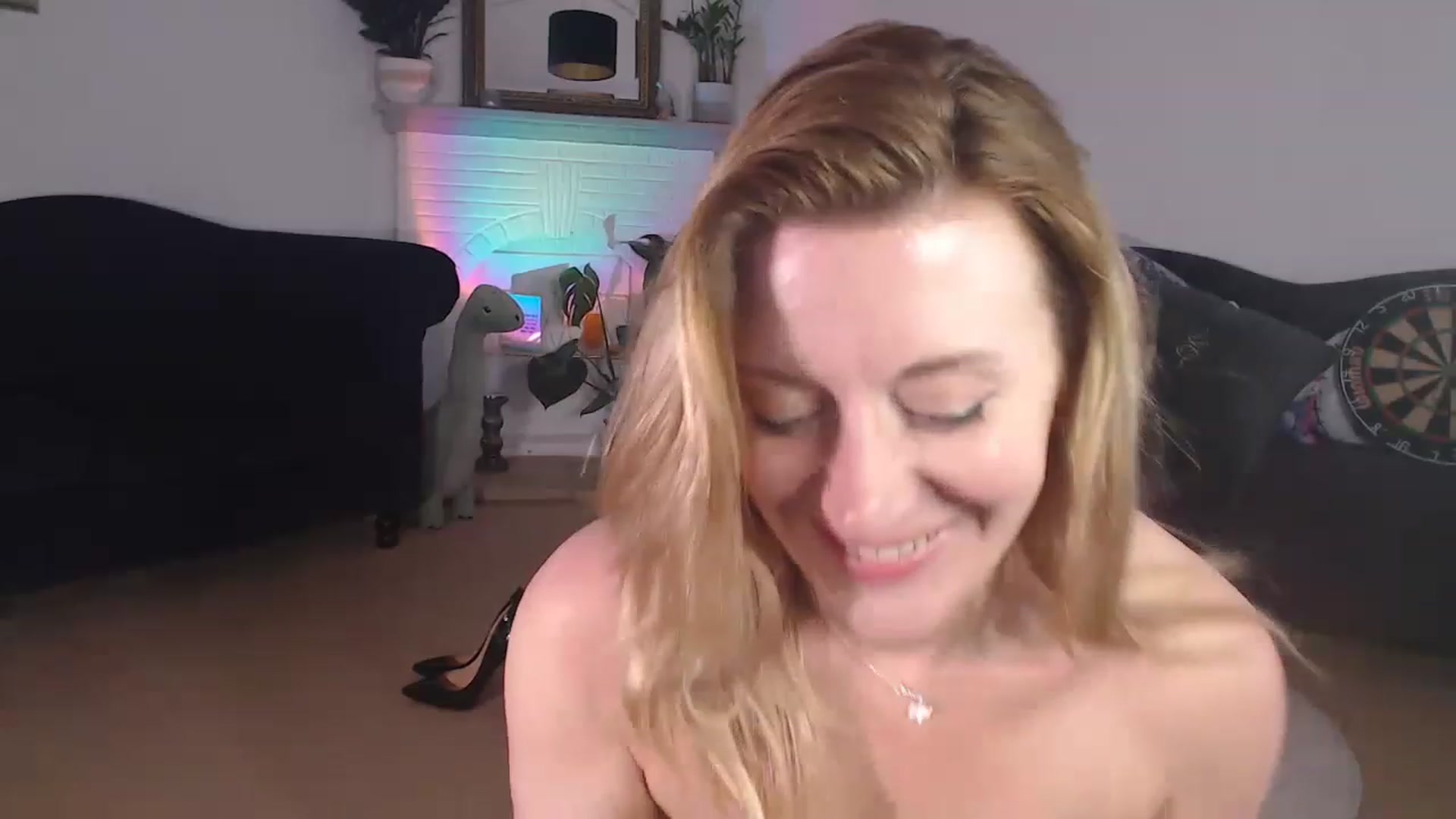 Gallery image thumbnail from DaisyChainedX's myfreecams stream on, 05/10/2023, 16:18 image 20 of 20