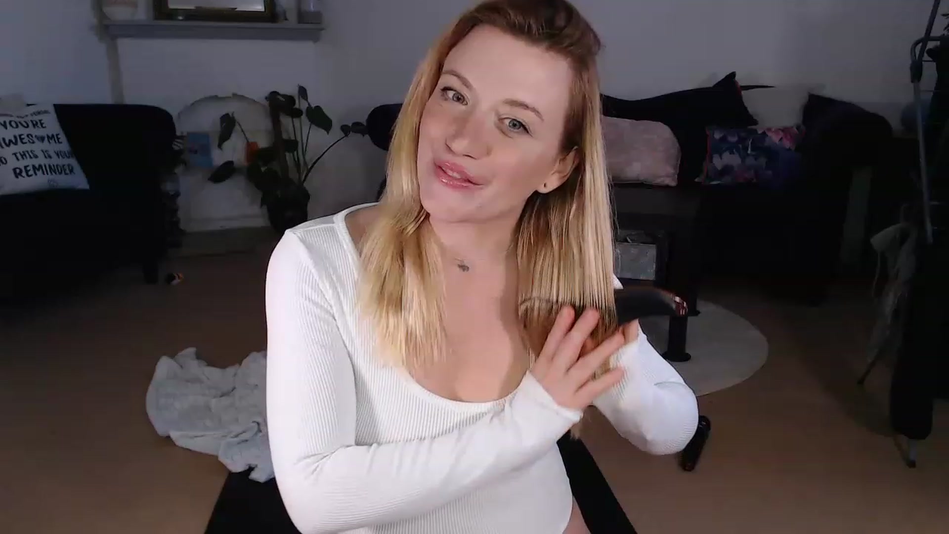 Gallery image thumbnail from DaisyChainedX's myfreecams stream on, 05/24/2023, 14:39 image 10 of 20