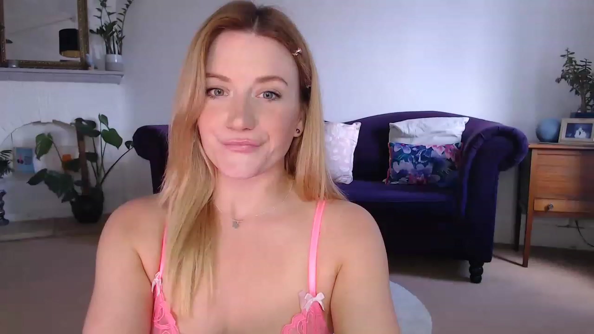 Gallery image thumbnail from DaisyChainedX's myfreecams stream on, 05/25/2023, 12:56 image 15 of 20