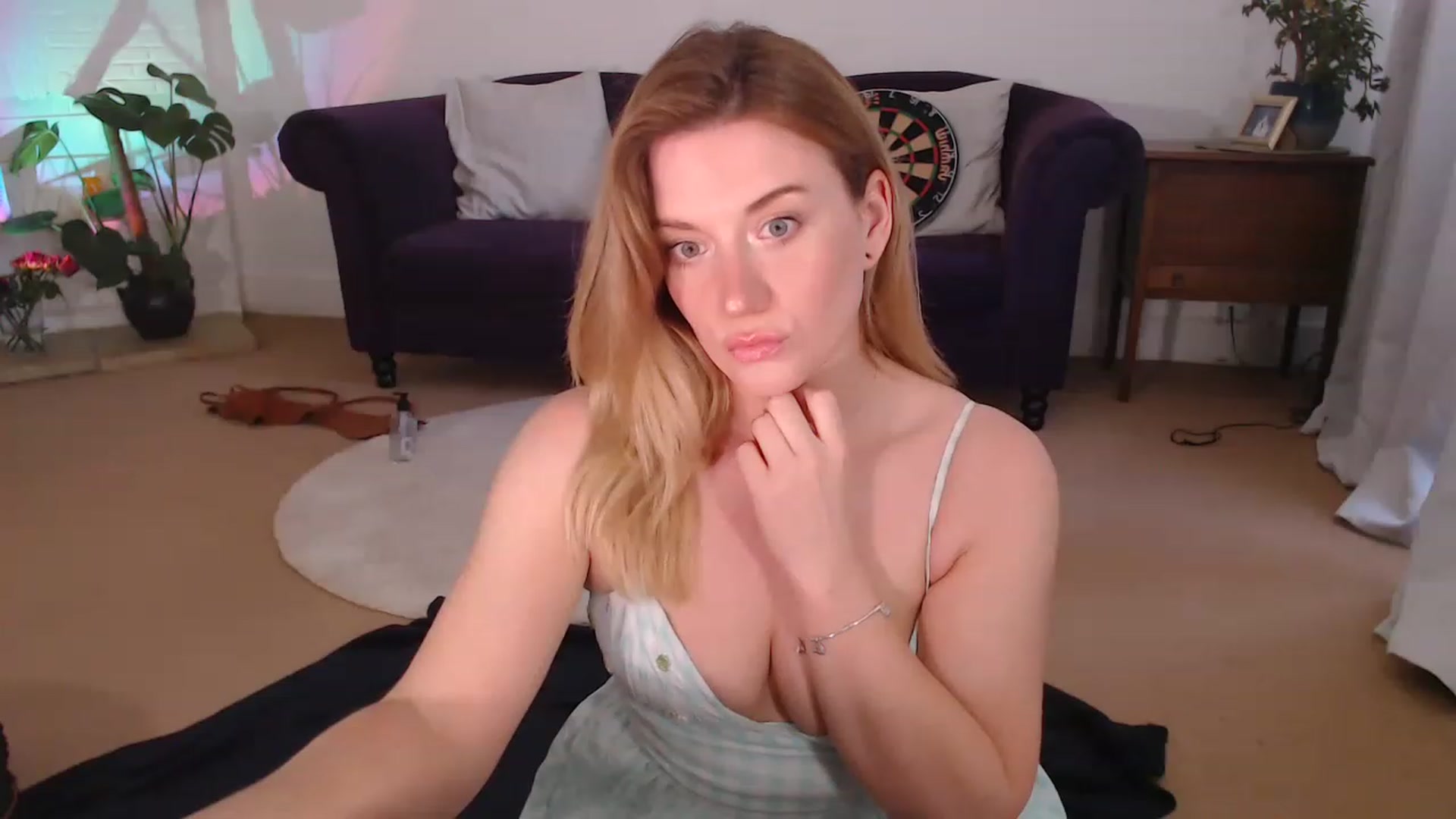 Gallery image thumbnail from DaisyChainedX's myfreecams stream on, 06/14/2023, 15:07 image 18 of 20