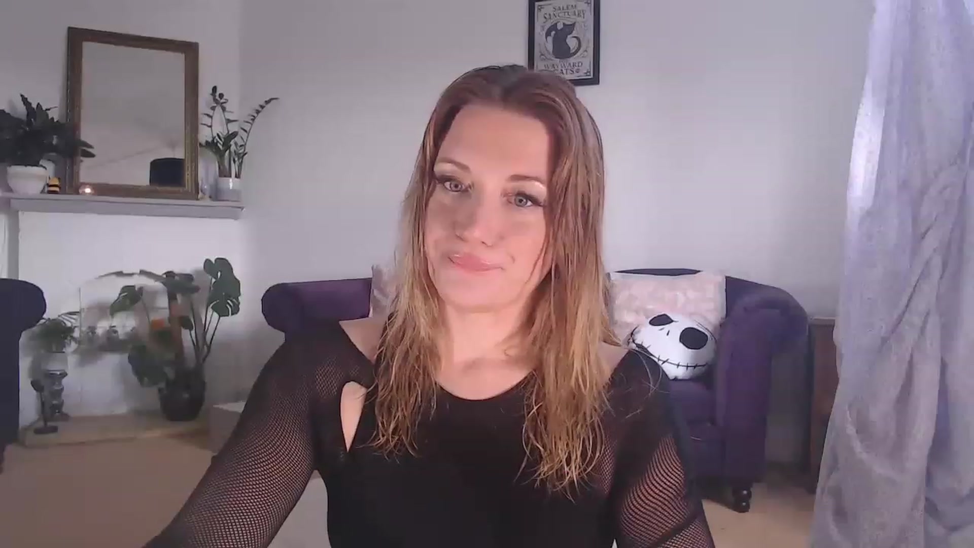 Gallery image thumbnail from DaisyChainedX's myfreecams stream on, 06/19/2023, 10:35 image 4 of 20