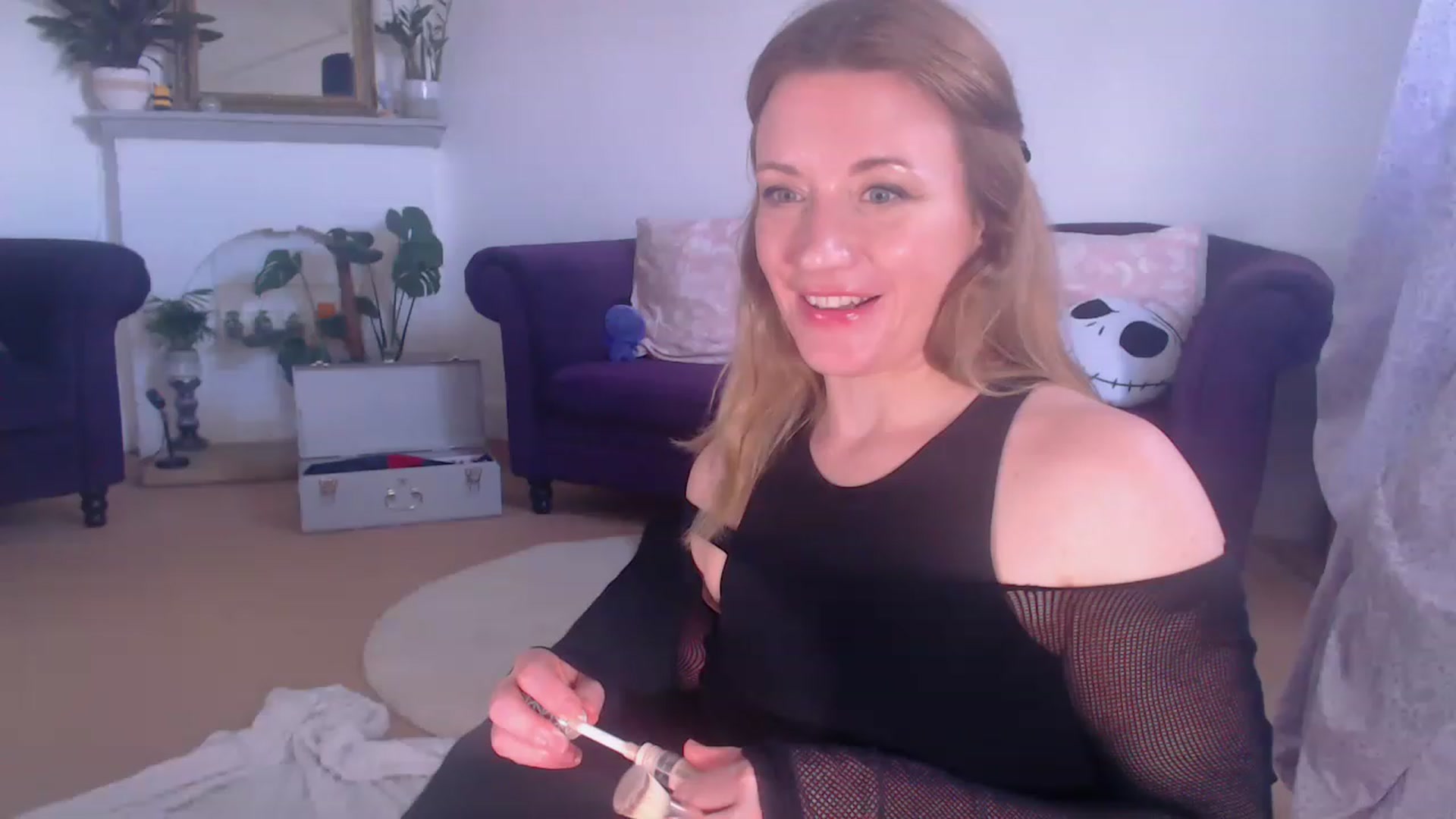 Gallery image thumbnail from DaisyChainedX's myfreecams stream on, 06/19/2023, 14:31 image 16 of 20