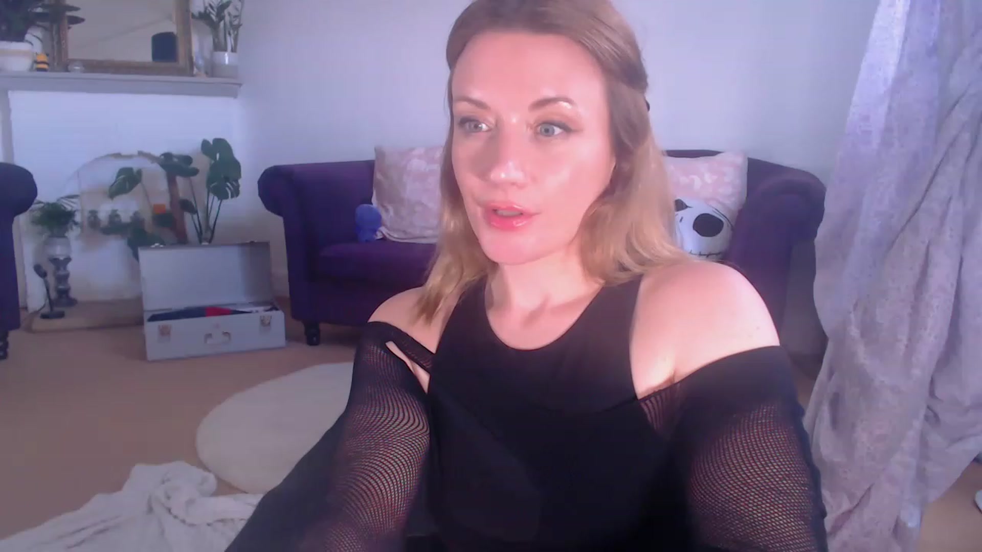 Gallery image thumbnail from DaisyChainedX's myfreecams stream on, 06/19/2023, 14:31 image 15 of 20