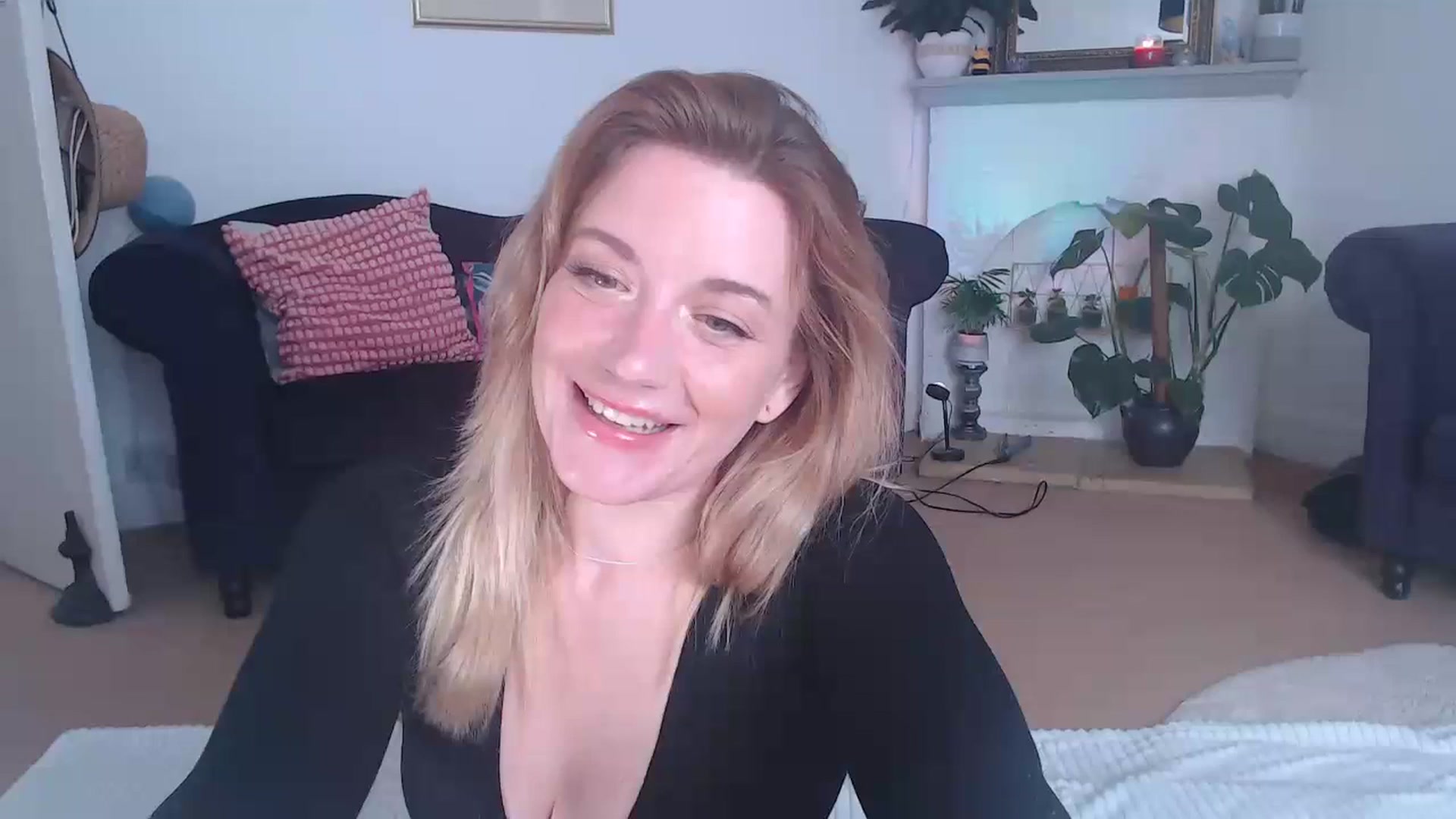 Gallery image thumbnail from DaisyChainedX's myfreecams stream on, 07/03/2023, 08:41 image 17 of 20