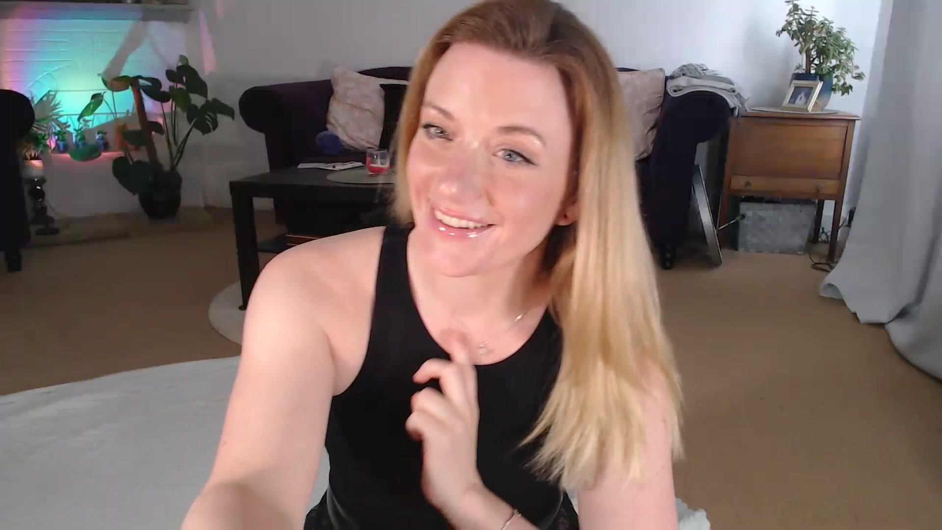 Gallery image thumbnail from DaisyChainedX's myfreecams stream on, 07/12/2023, 14:27 image 6 of 20