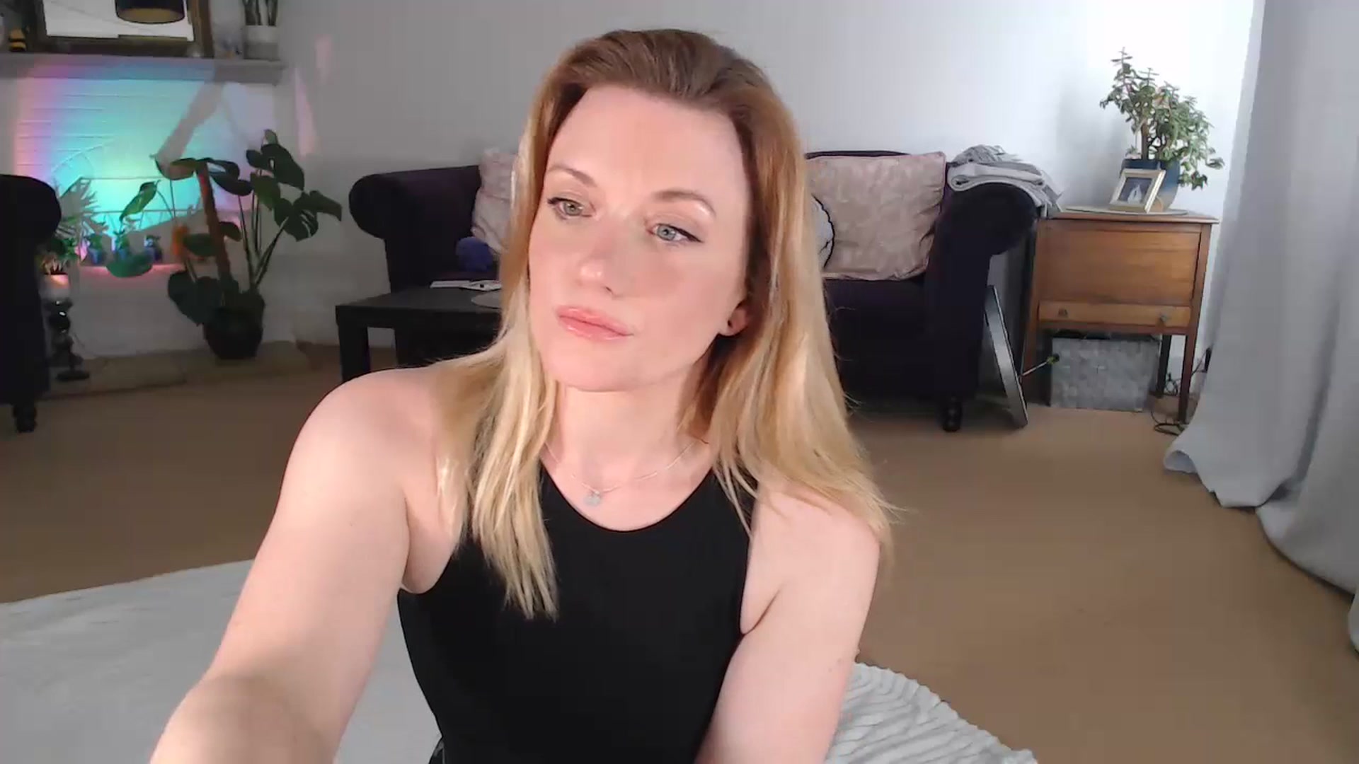 Gallery image thumbnail from DaisyChainedX's myfreecams stream on, 07/12/2023, 14:27 image 3 of 20