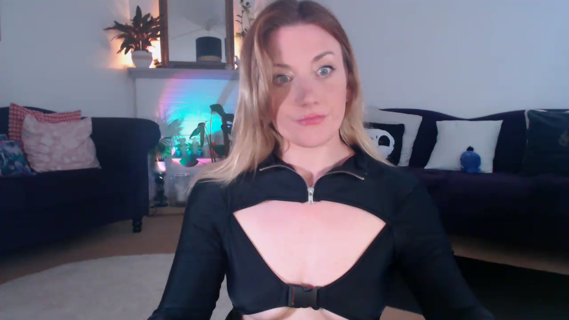 Gallery image thumbnail from DaisyChainedX's myfreecams stream on, 08/11/2023, 15:18 image 20 of 20