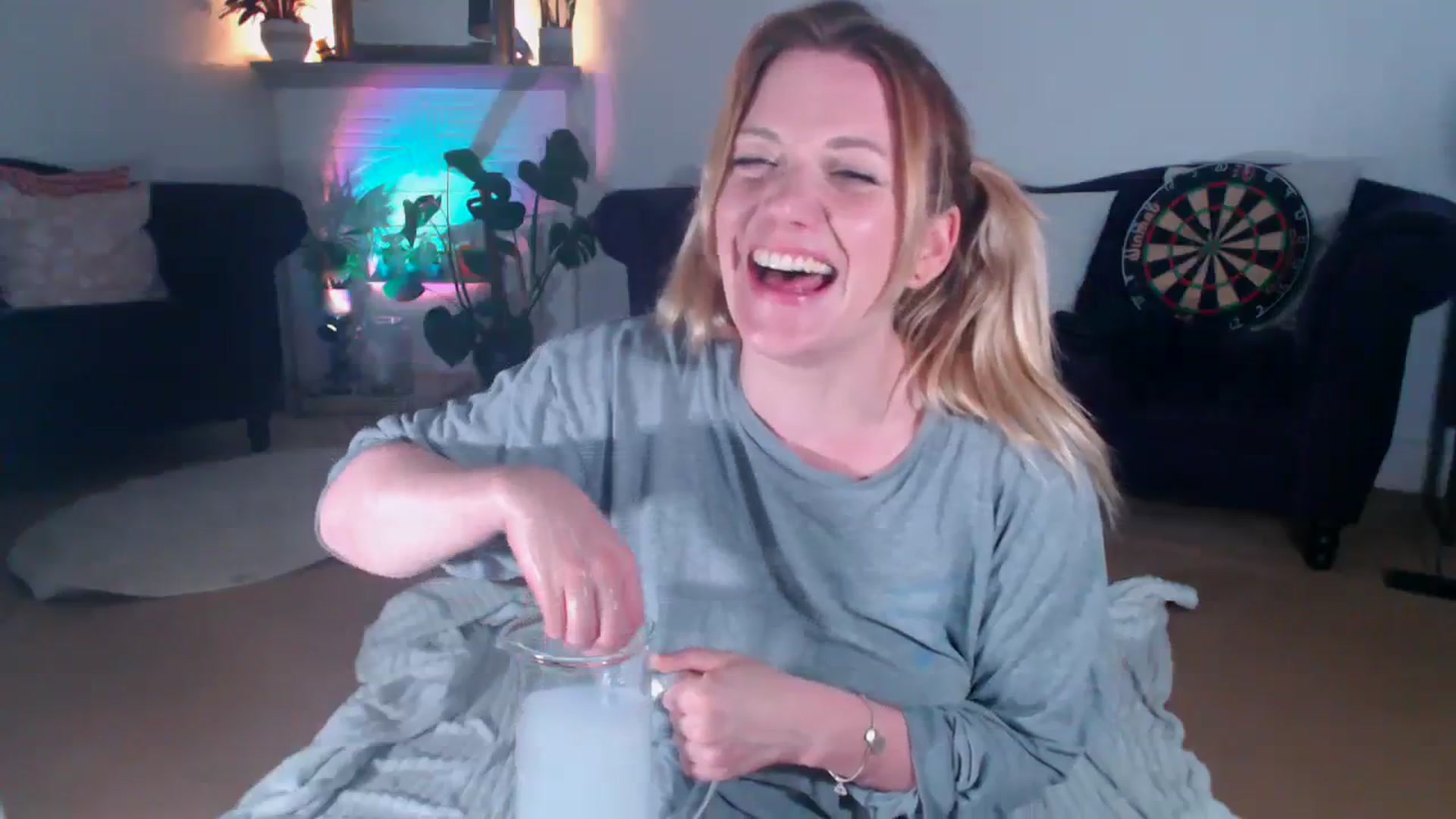 Gallery image thumbnail from DaisyChainedX's myfreecams stream on, 08/11/2023, 20:20 image 16 of 20
