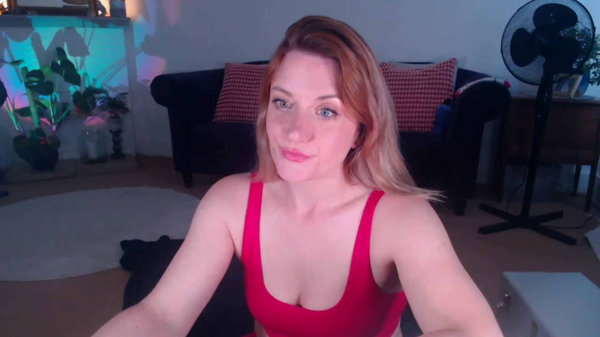 Gallery image thumbnail from DaisyChainedX's myfreecams stream on, 08/15/2023, 17:37 image 4 of 20