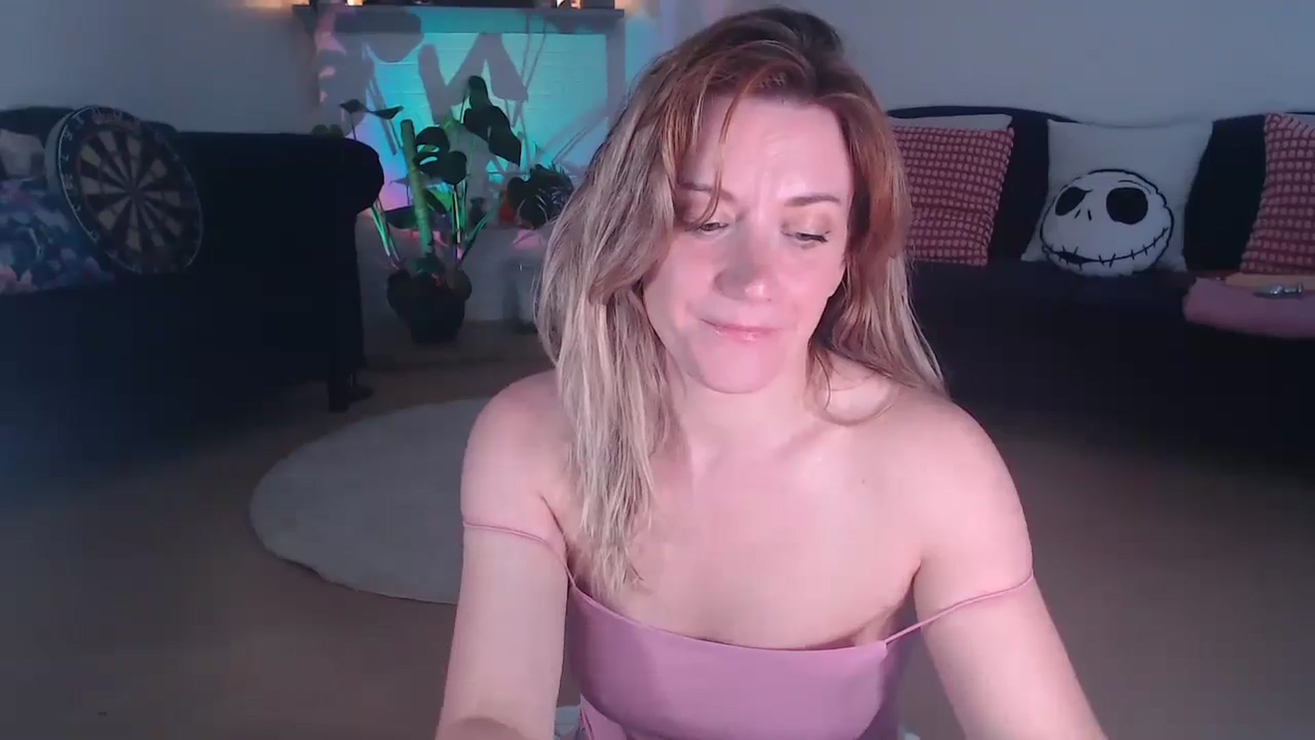 Gallery image thumbnail from DaisyChainedX's myfreecams stream on, 08/16/2023, 11:27 image 20 of 20