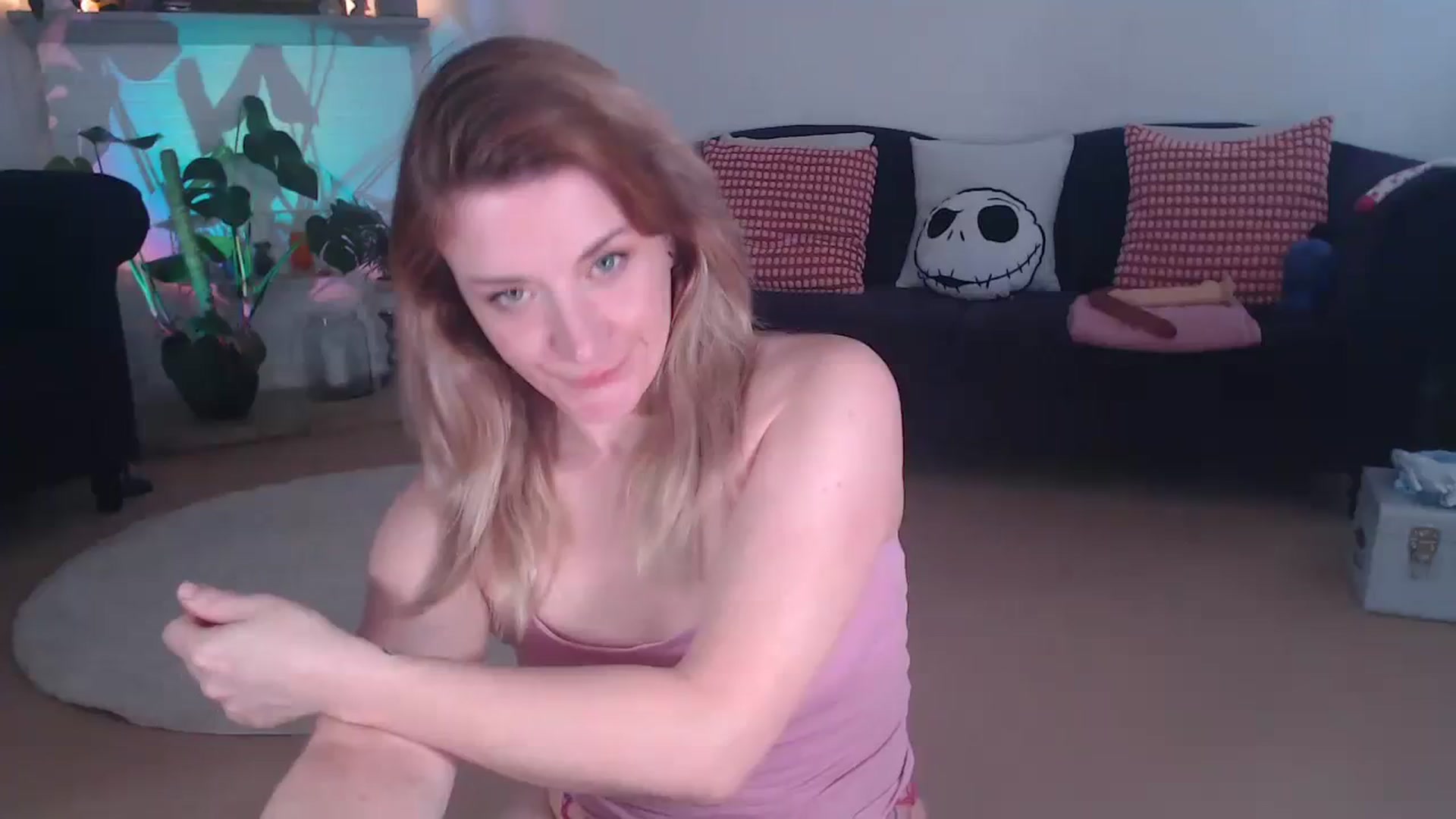 Gallery image thumbnail from DaisyChainedX's myfreecams stream on, 08/16/2023, 12:55 image 5 of 20